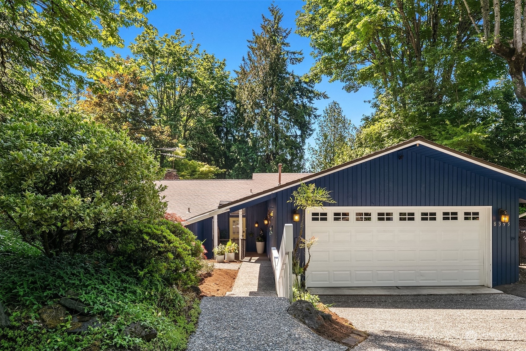 Property Photo:  8393 Woodbrook Lane  WA 98040 