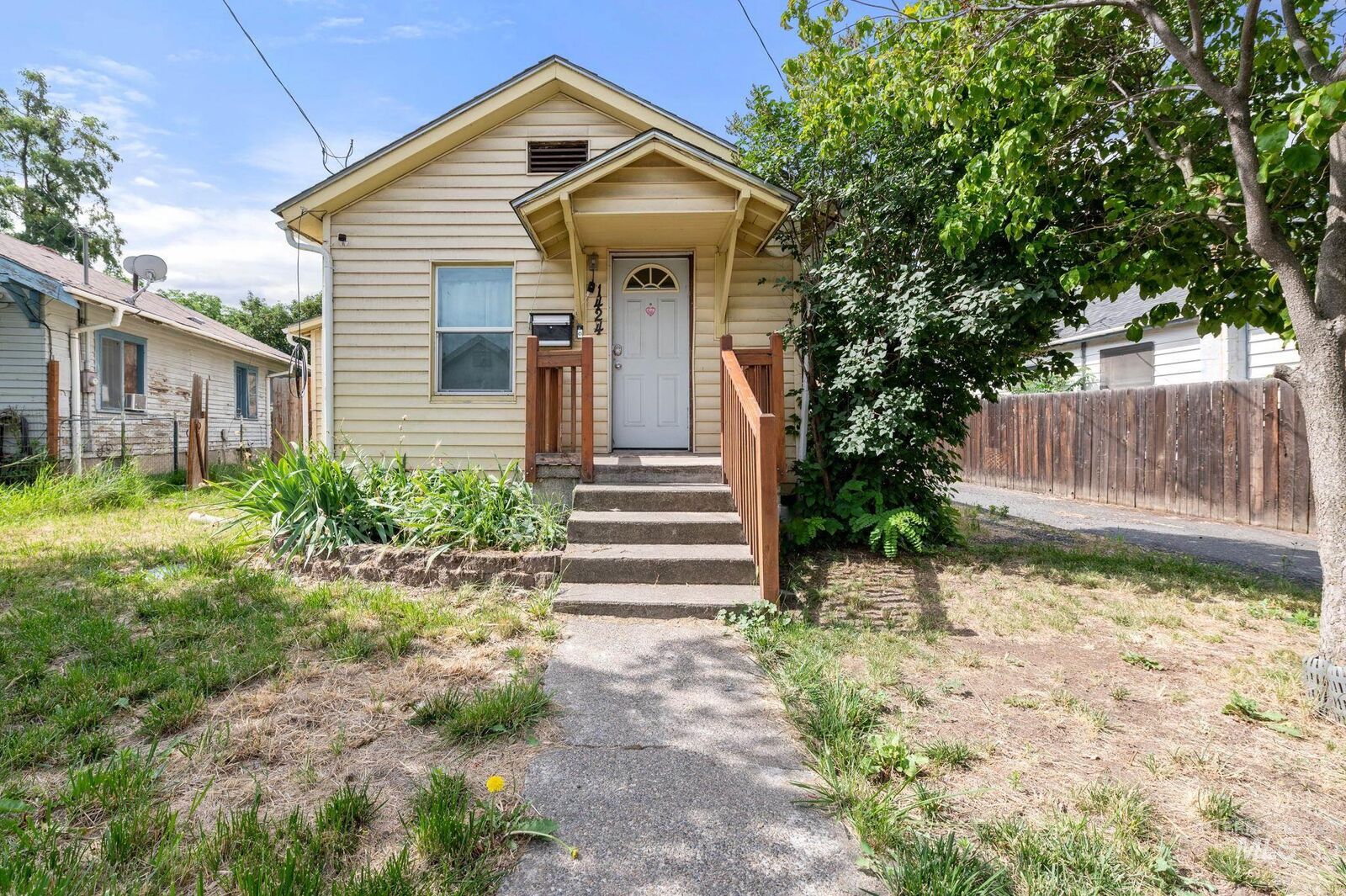 Property Photo: 1424 Idaho Street ID 83501