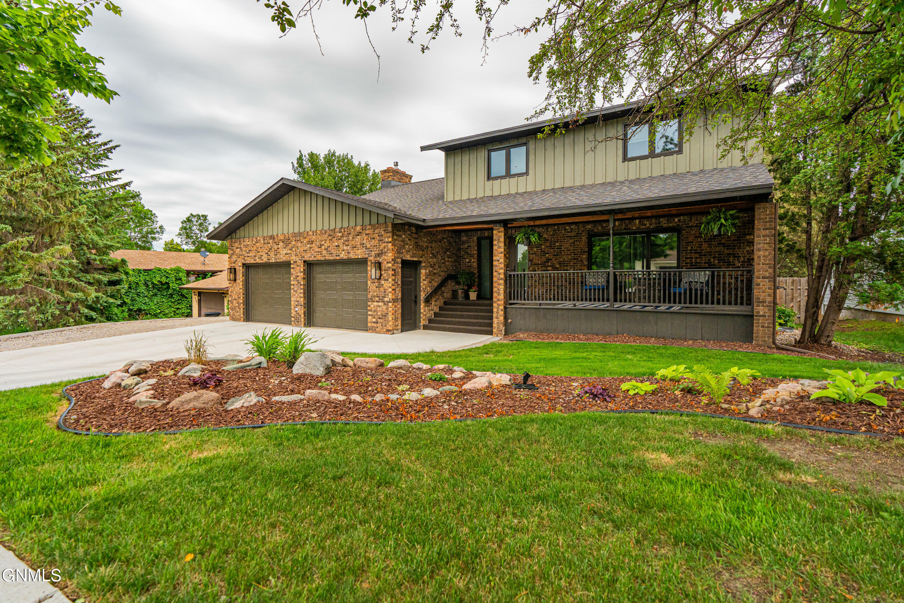 Property Photo:  3301 Winnipeg Drive  ND 58503 