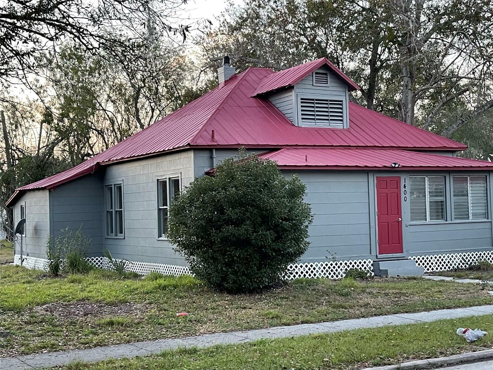 Property Photo: 1400 Indiana Avenue FL 34769