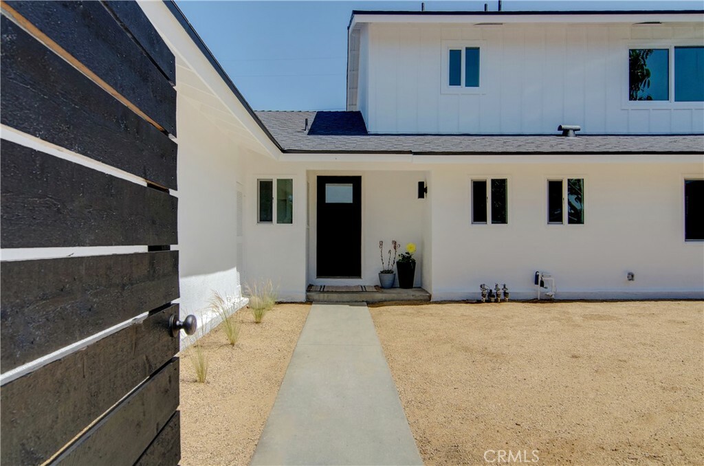 Property Photo: 1231 W Walnut Avenue CA 92868