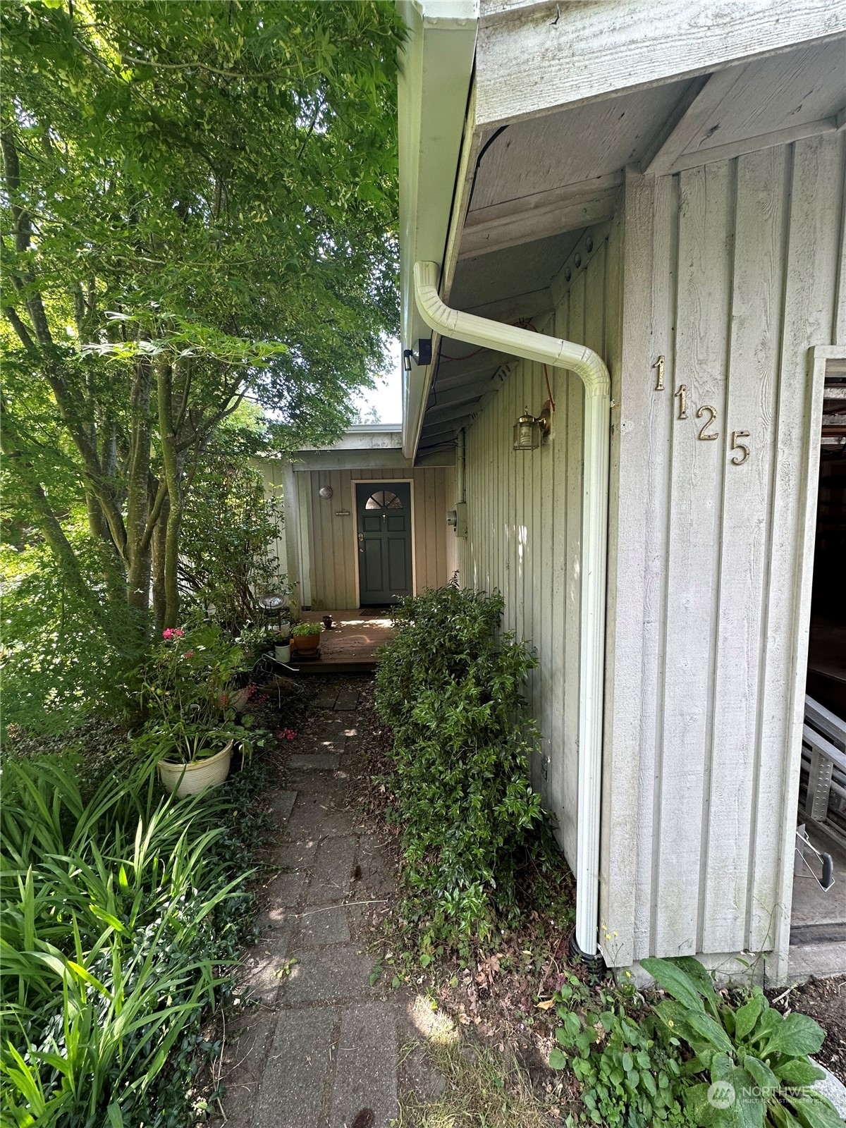 Property Photo:  1125 NE 152nd Street  WA 98155 