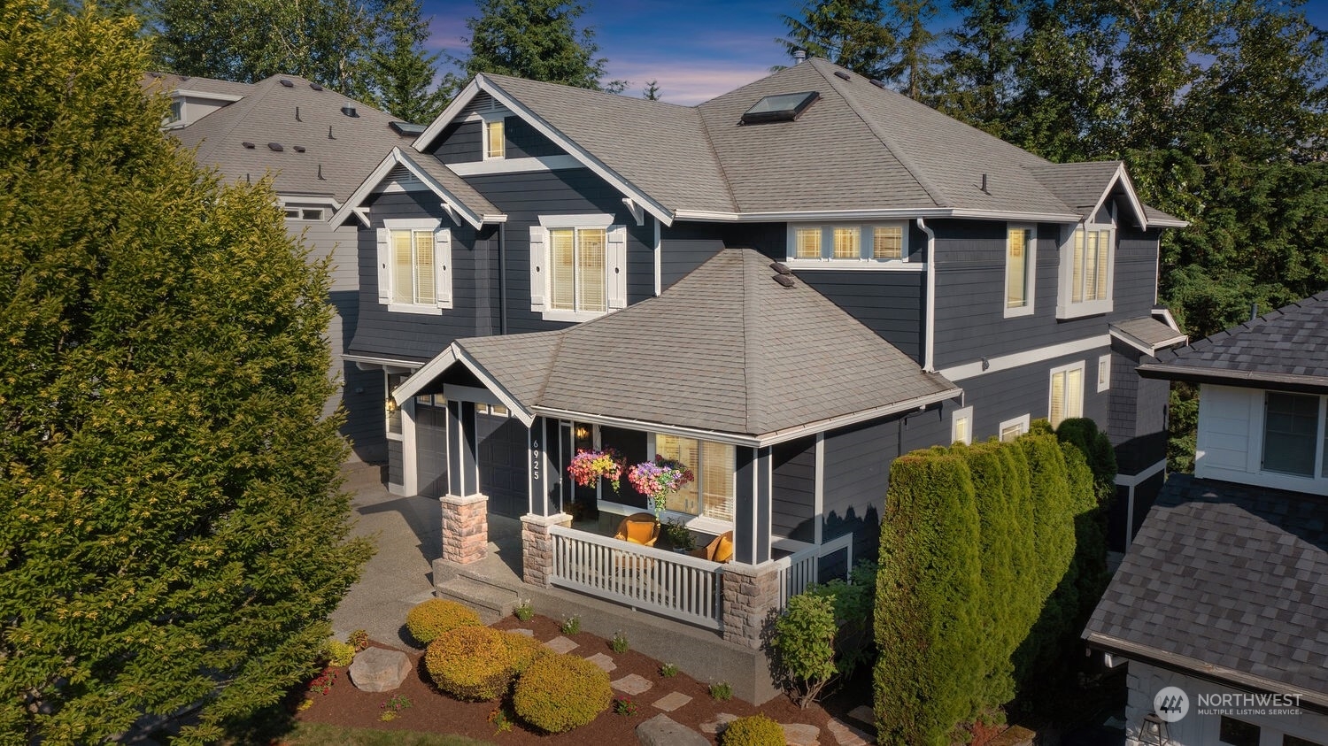 Property Photo:  6925 Oakmont Avenue SE  WA 98065 