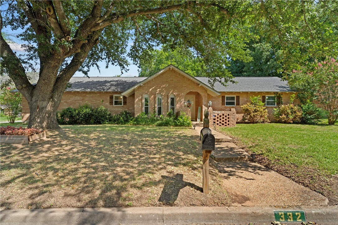 Property Photo:  332 Will Boleman Drive  TX 76643 