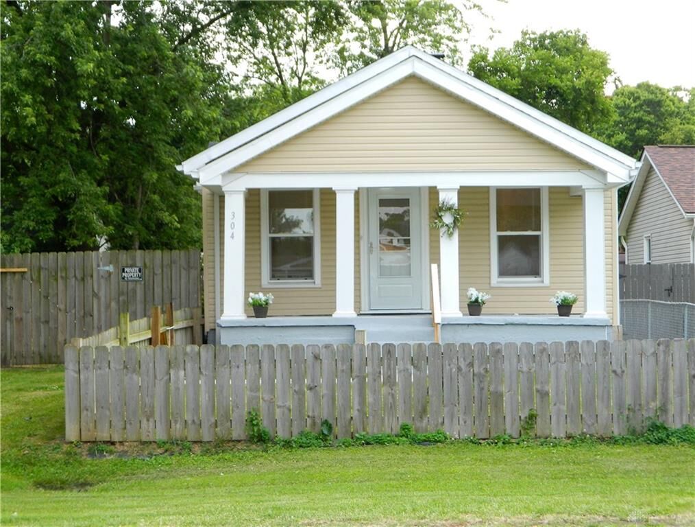 Property Photo: 304 Prince Albert Boulevard OH 45404