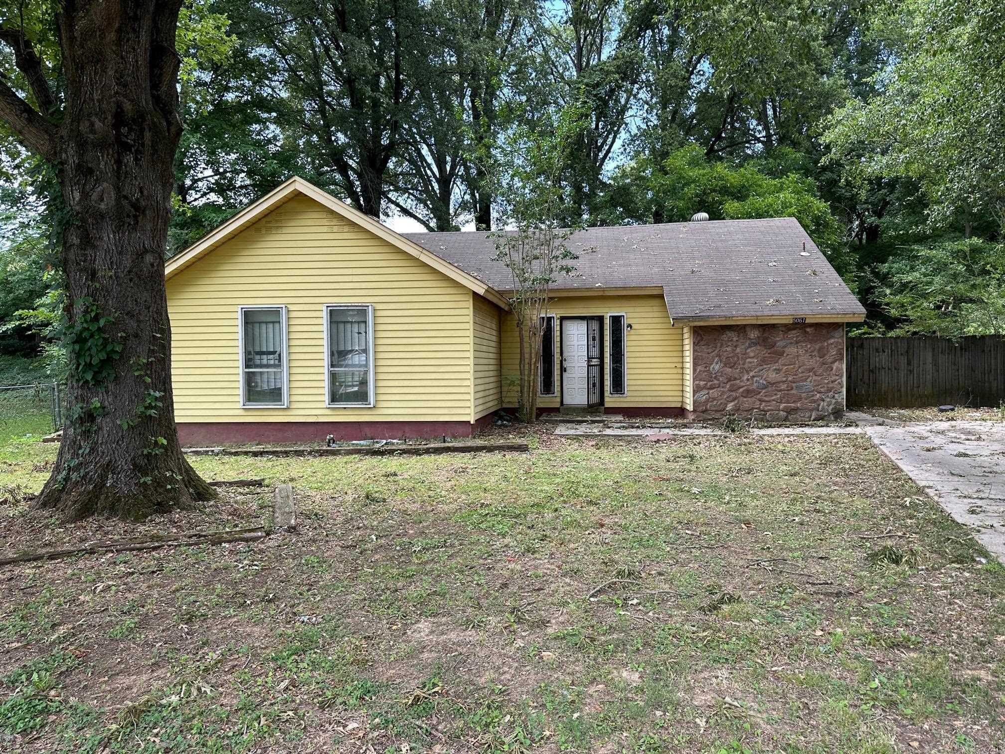 Property Photo:  5061 Chesterton Cv  TN 38127 