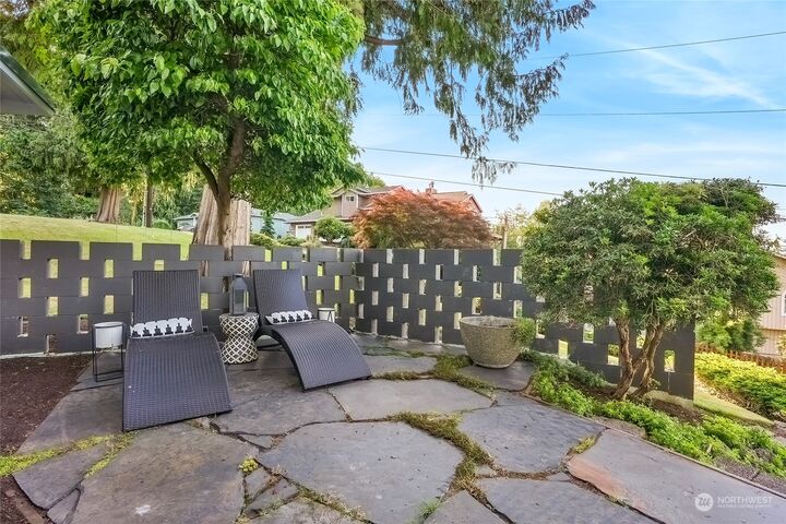 Property Photo: 1104 39th Street WA 98201