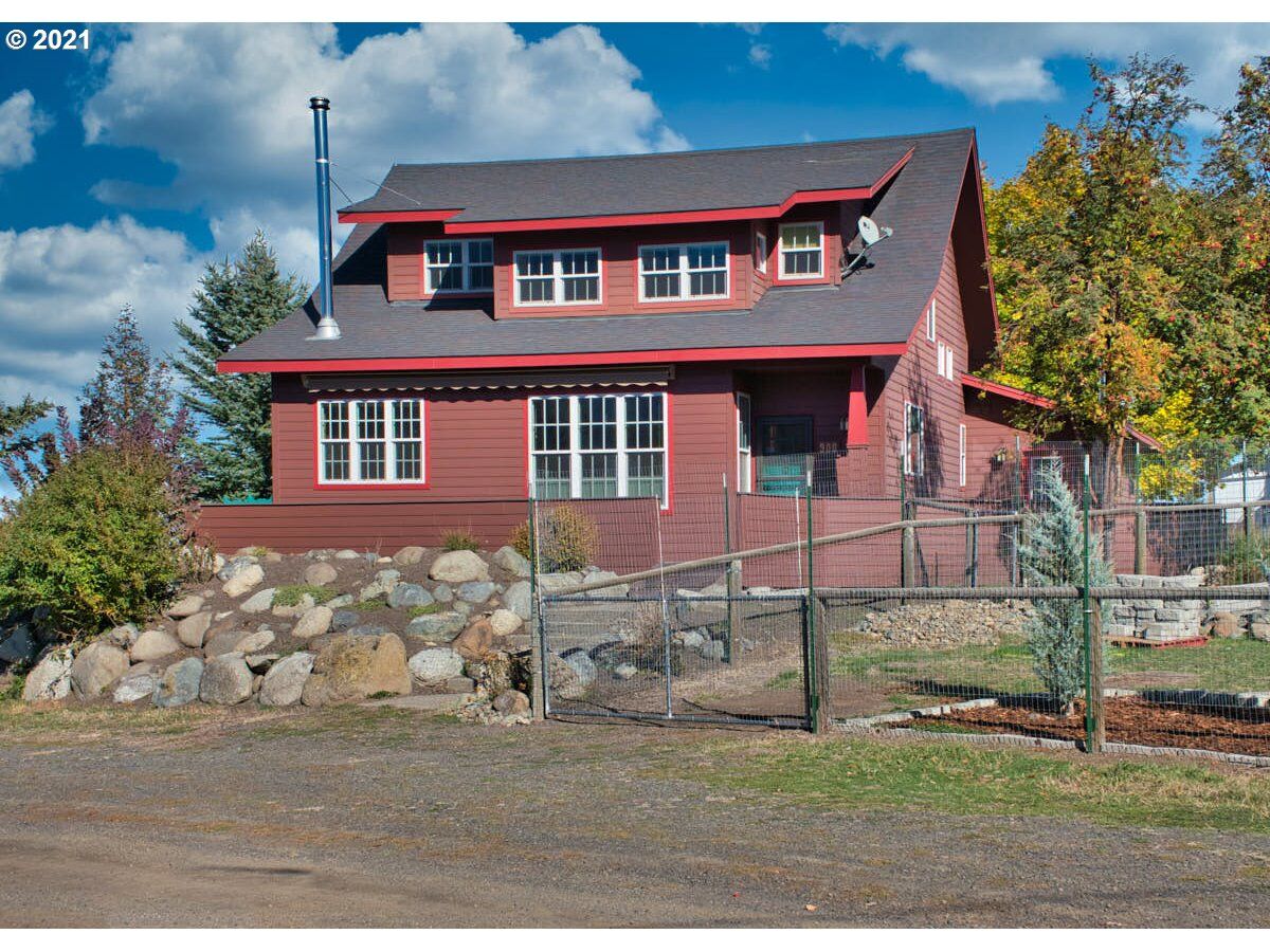 3 bed Joseph home for sale 900 Engleside Ave, Joseph, OR 97846