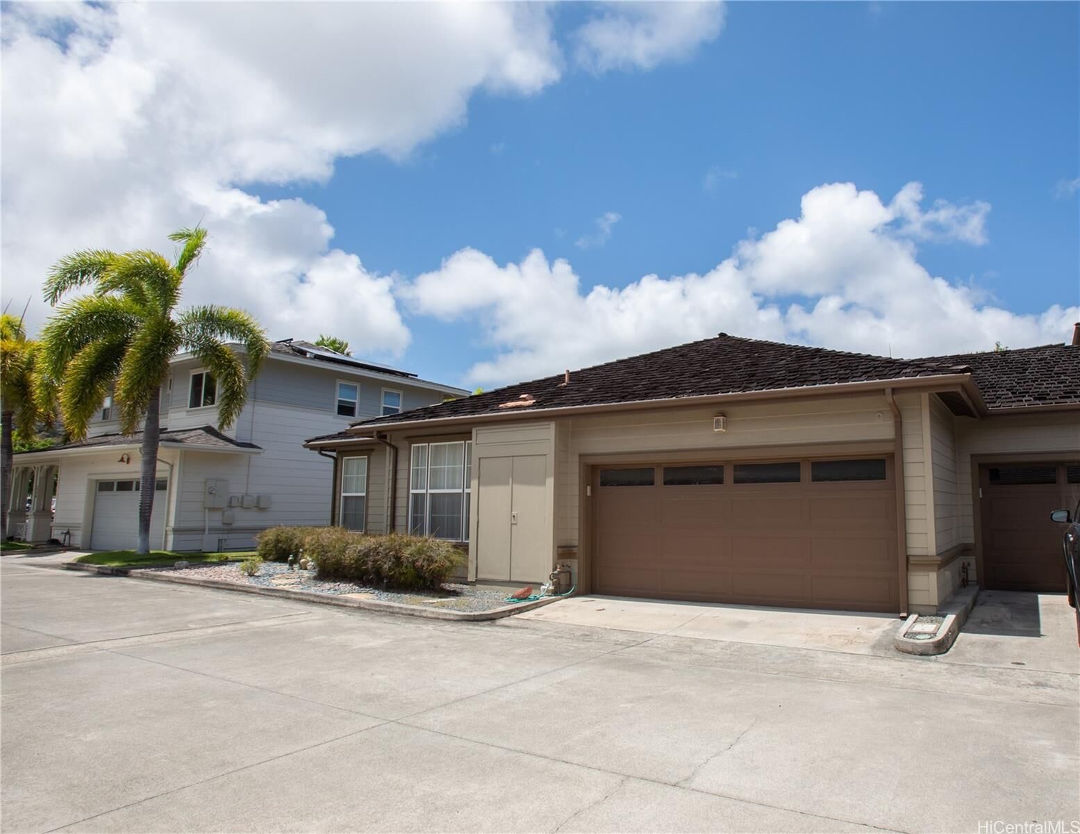 Property Photo: 520 Lunalilo Home Road 337 HI 96825