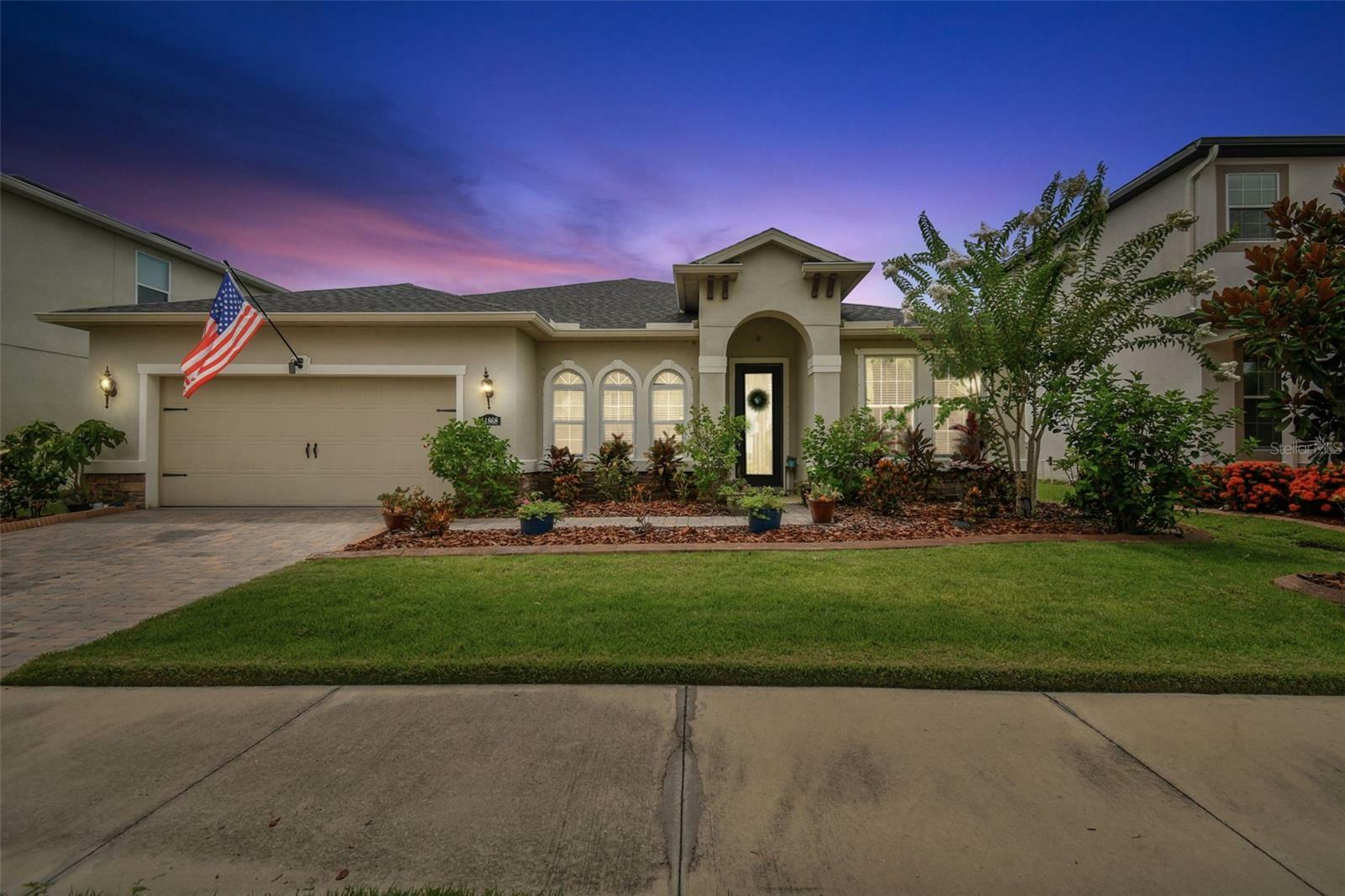 Property Photo:  11868 Lake Lucaya Drive  FL 33579 