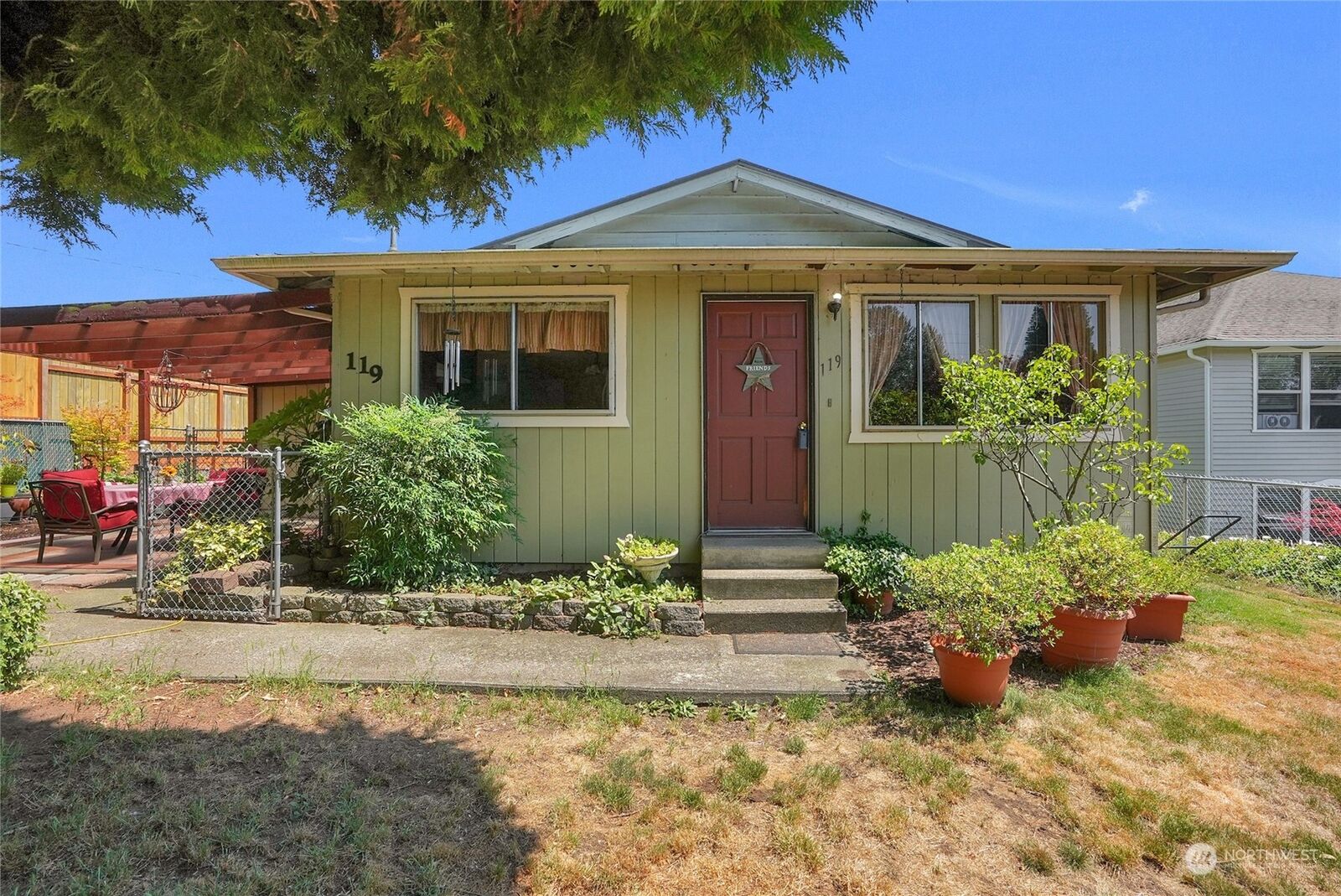 Home for sale in Snohomish 119 Avenue E, Snohomish, WA 98290