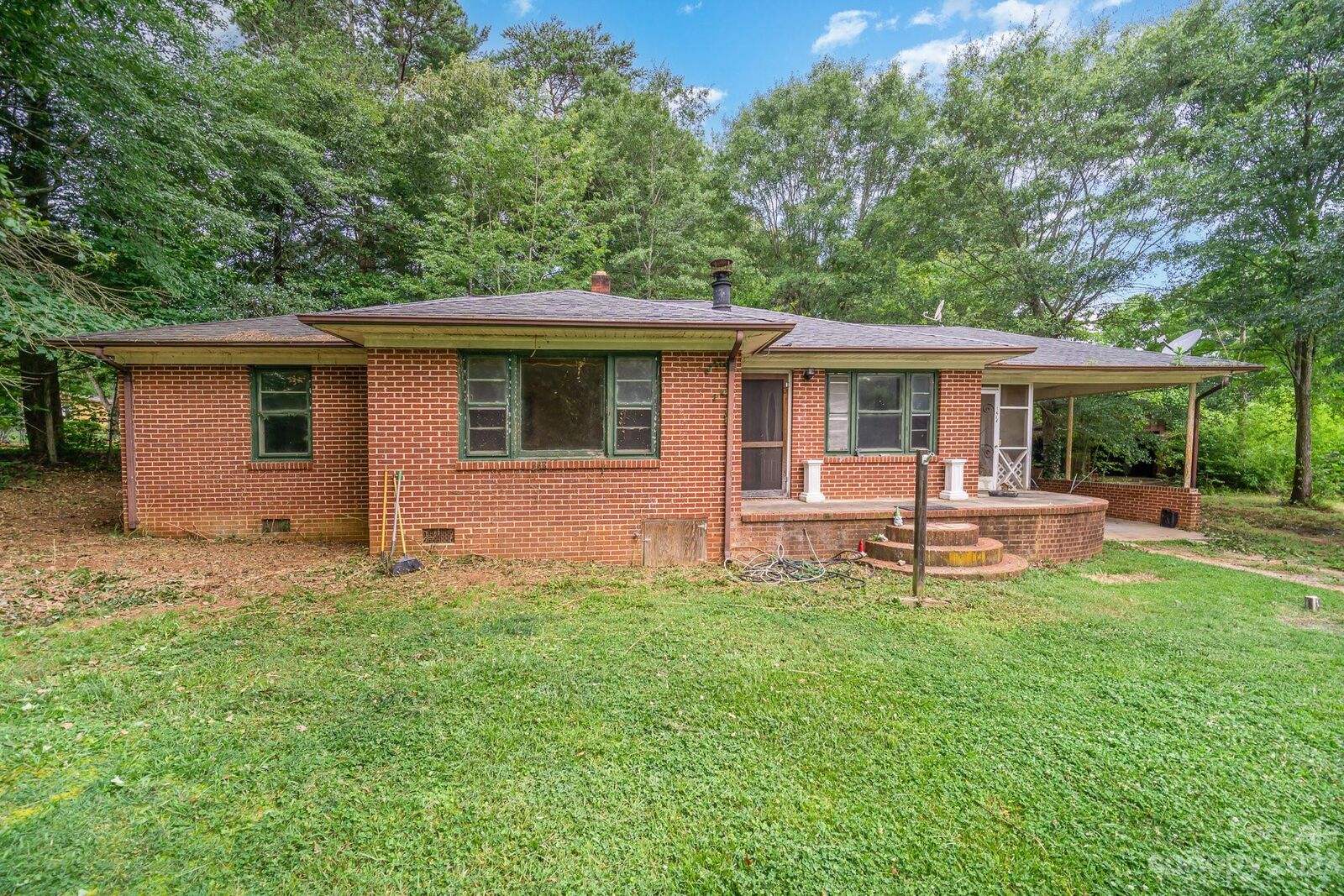Property Photo:  1484 Redbud Road  NC 28092 
