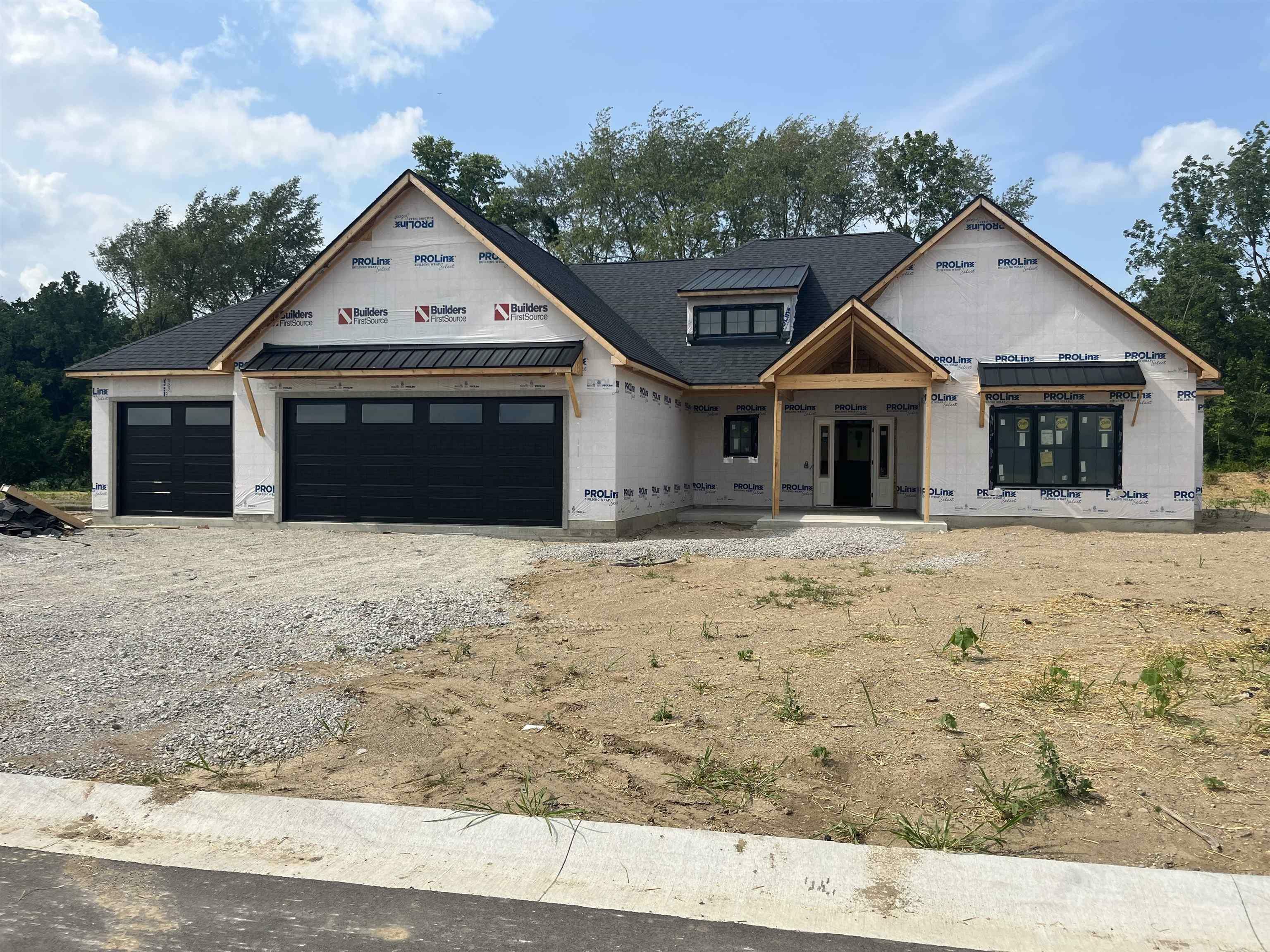 Property Photo: 1320 Cascata Trail IN 46748