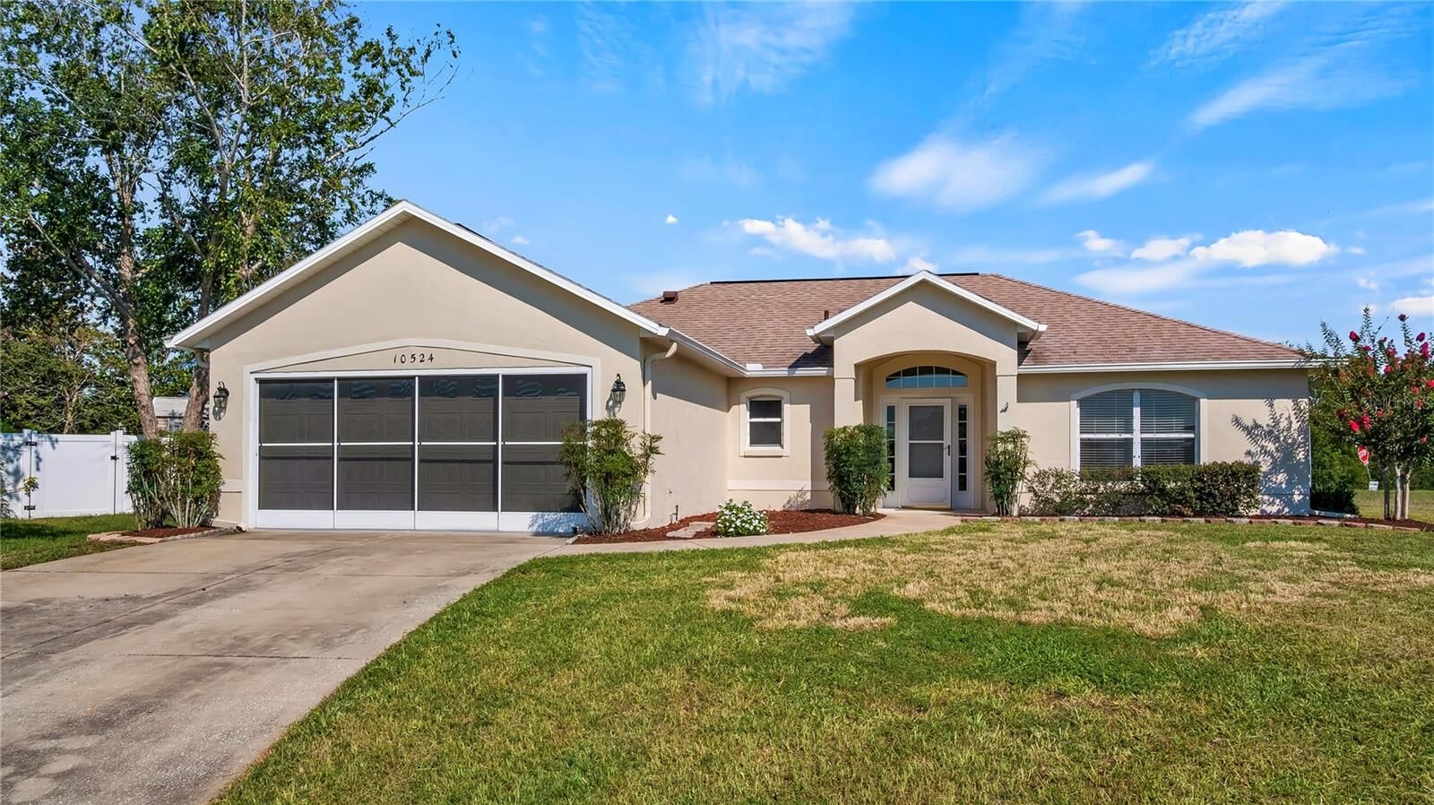 Property Photo: 10524 Lake Hasson Circle FL 34711