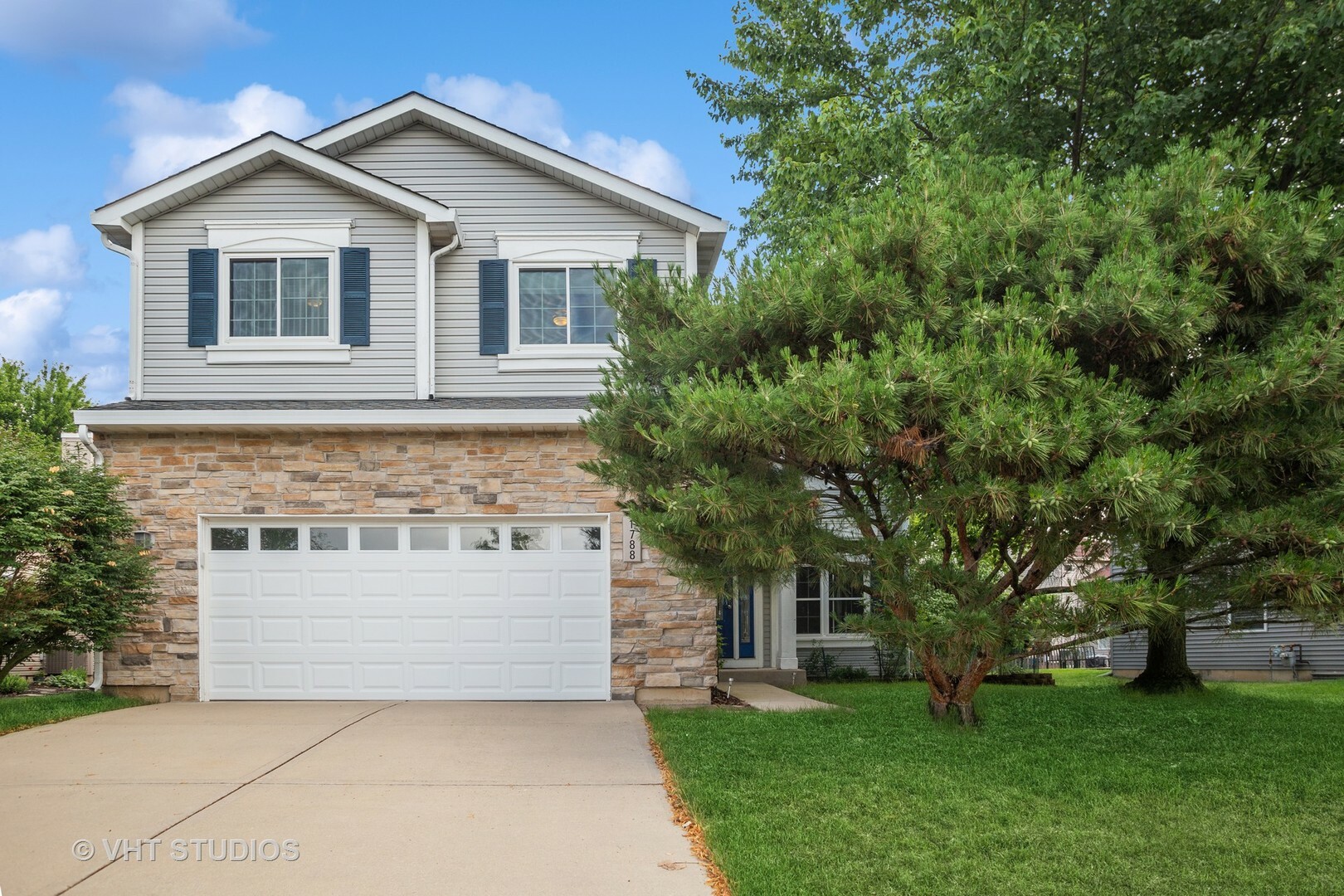 Property Photo:  1788 Apple Valley Road  IL 60490 