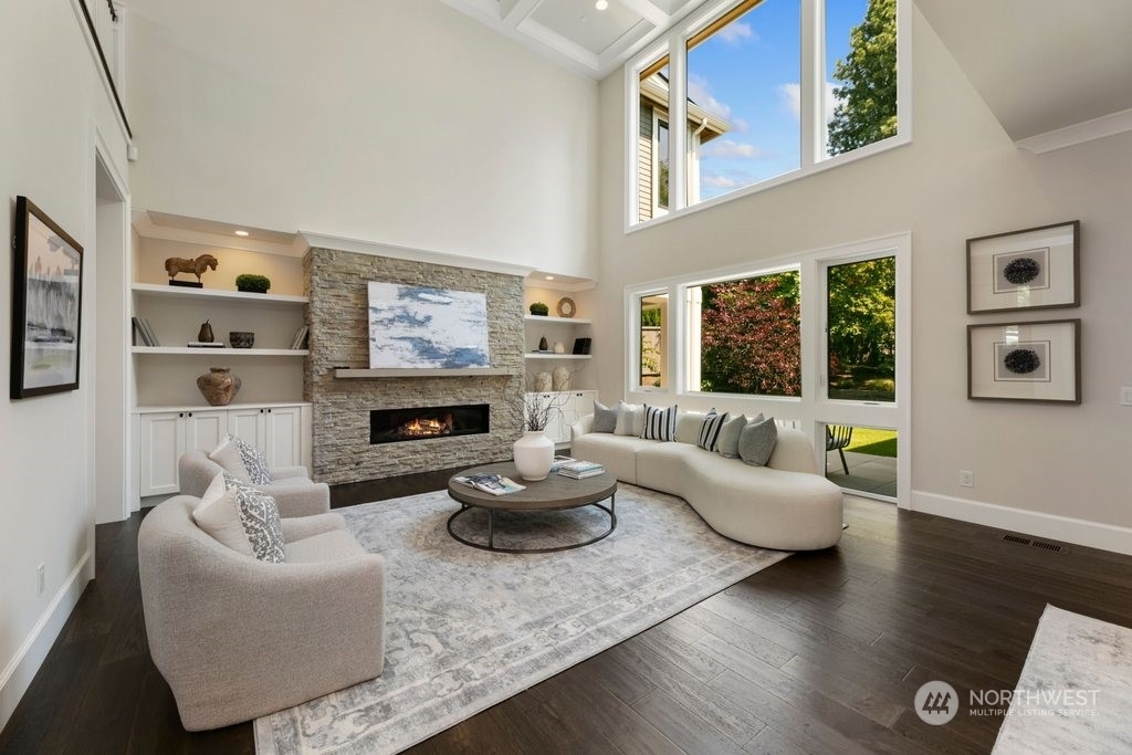 Property Photo: 1008 88th Avenue NE WA 98004