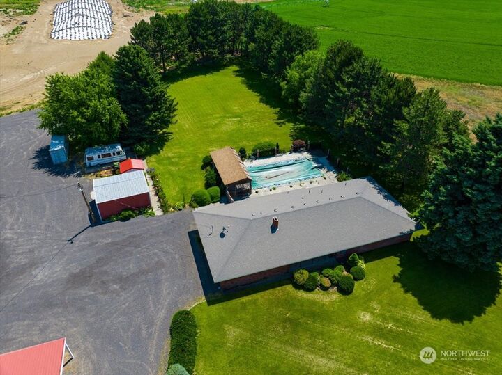 Property Photo: 805 S Highway 17 WA 99344