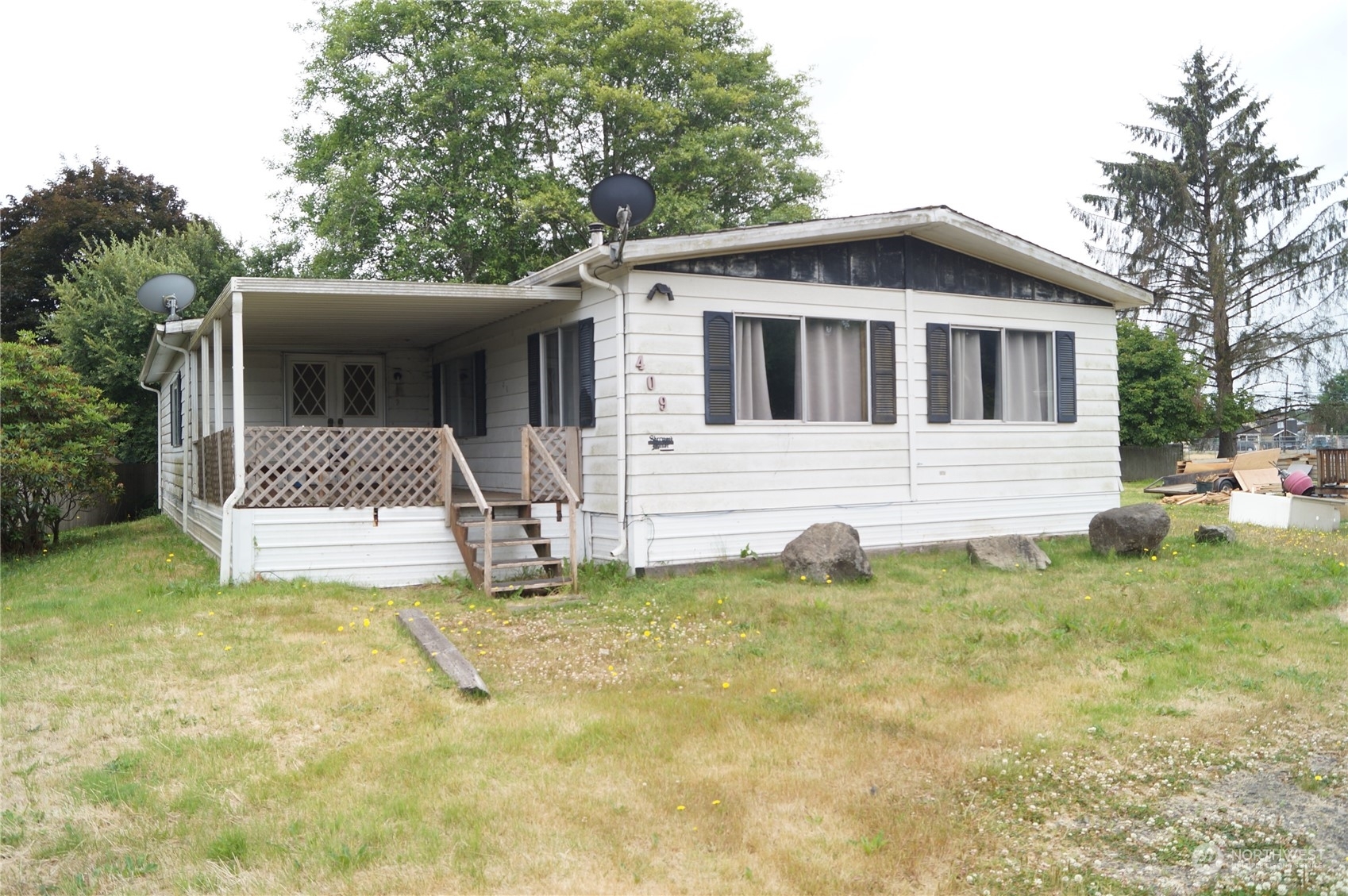 Property Photo:  409 E Marion Street  WA 98520 