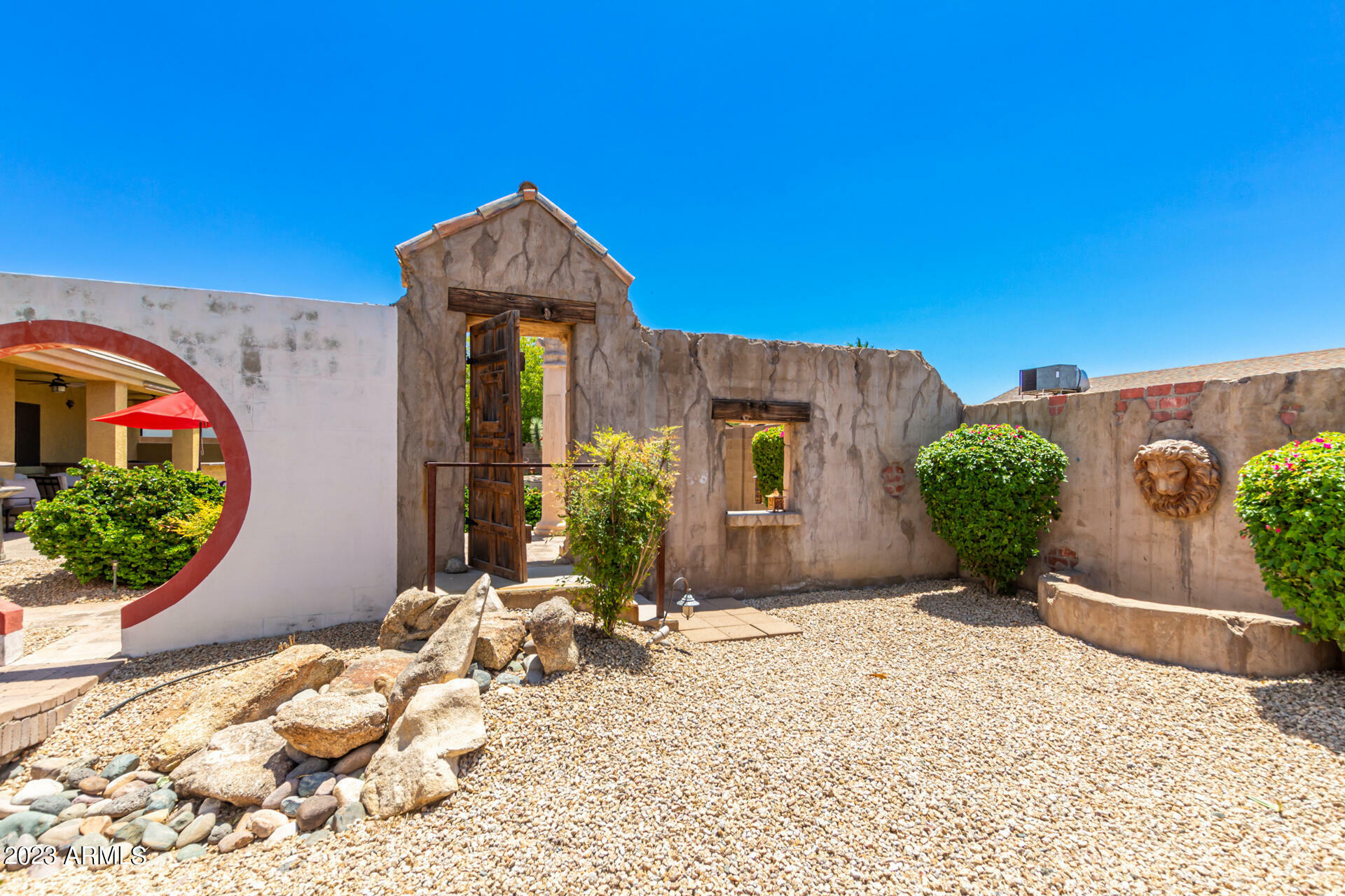 Property Photo: 7139 E Grandview Street E AZ 85207