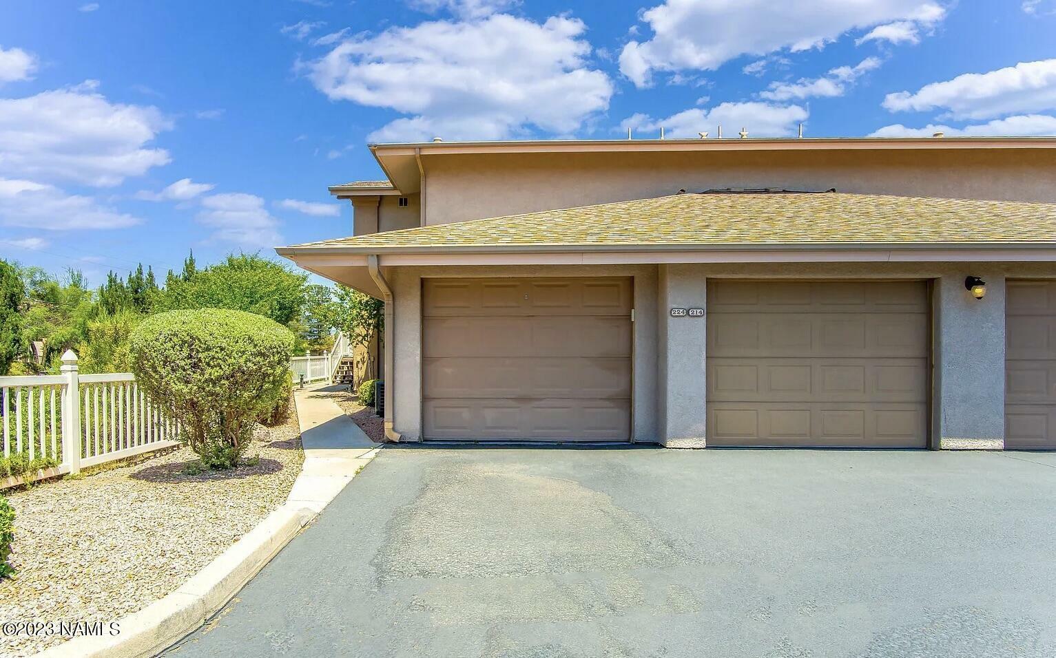 Property Photo:  985 E Mingus Avenue  AZ 86326 