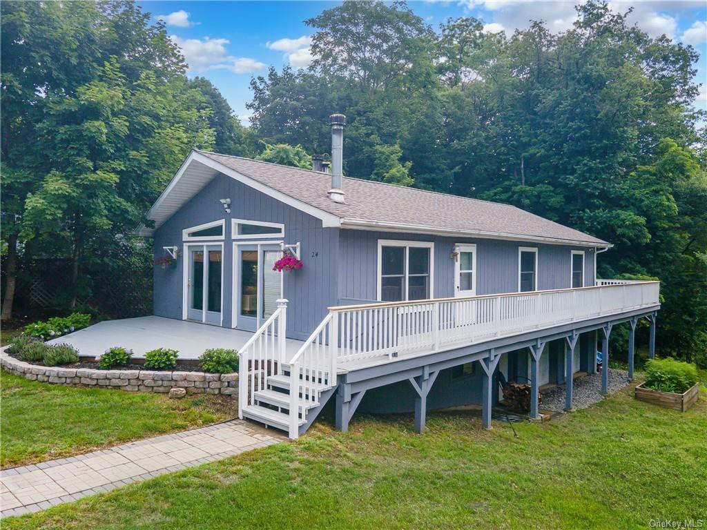 Property Photo:  24 Henmond Boulevard  NY 12603 