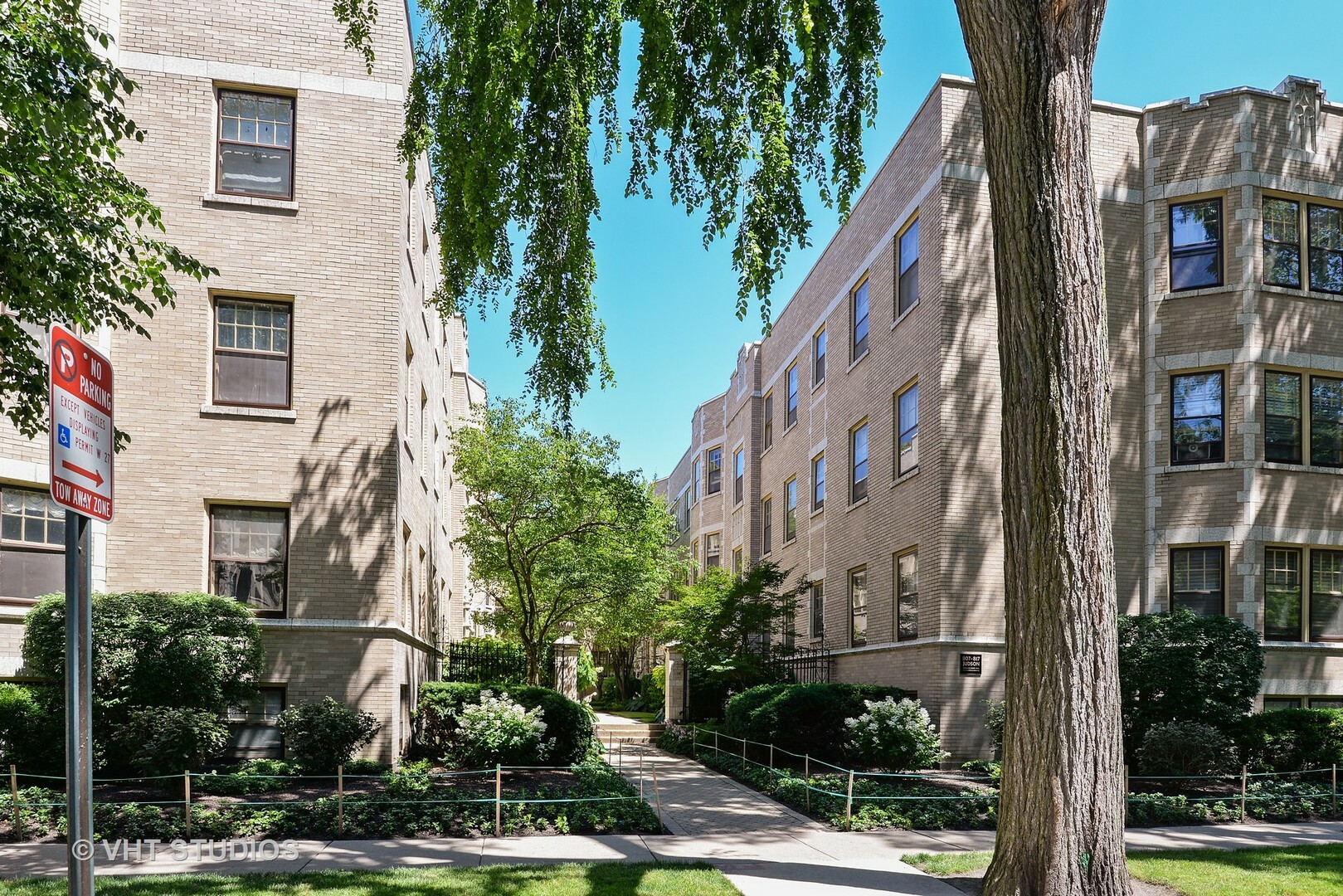 Property Photo: 807 Judson Avenue 1E IL 60202