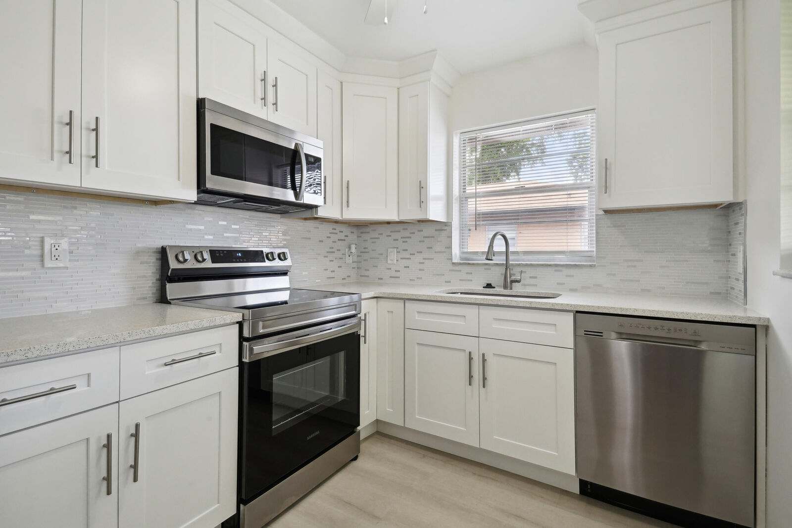 Property Photo: 725 Whippoorwill Lane FL 33445