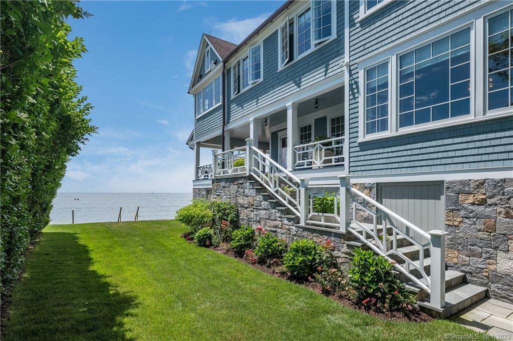 Property Photo:  92 Middle Beach Road  CT 06443 