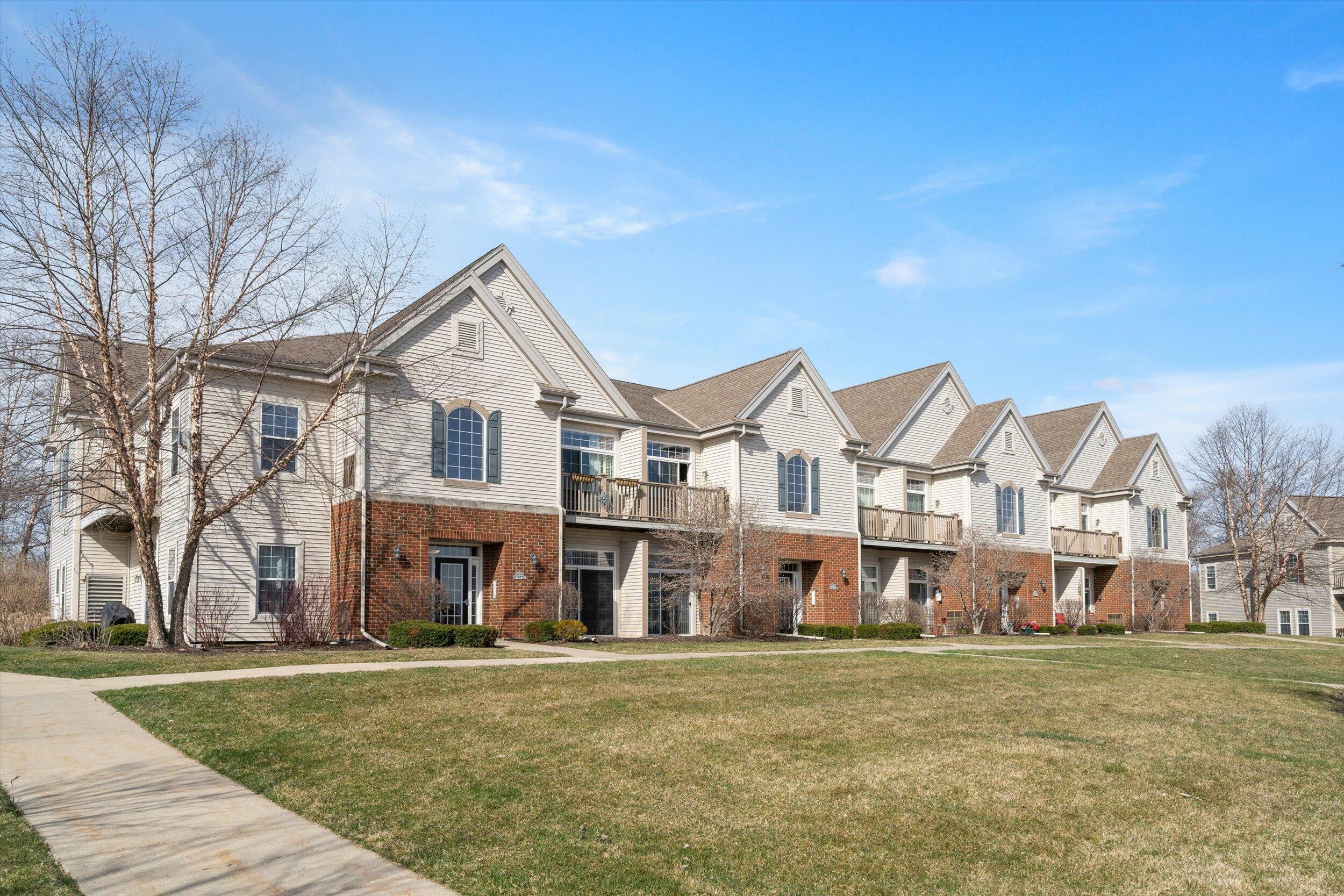 Property Photo: W206n16733 Blackberry Cir 1527 WI 53037