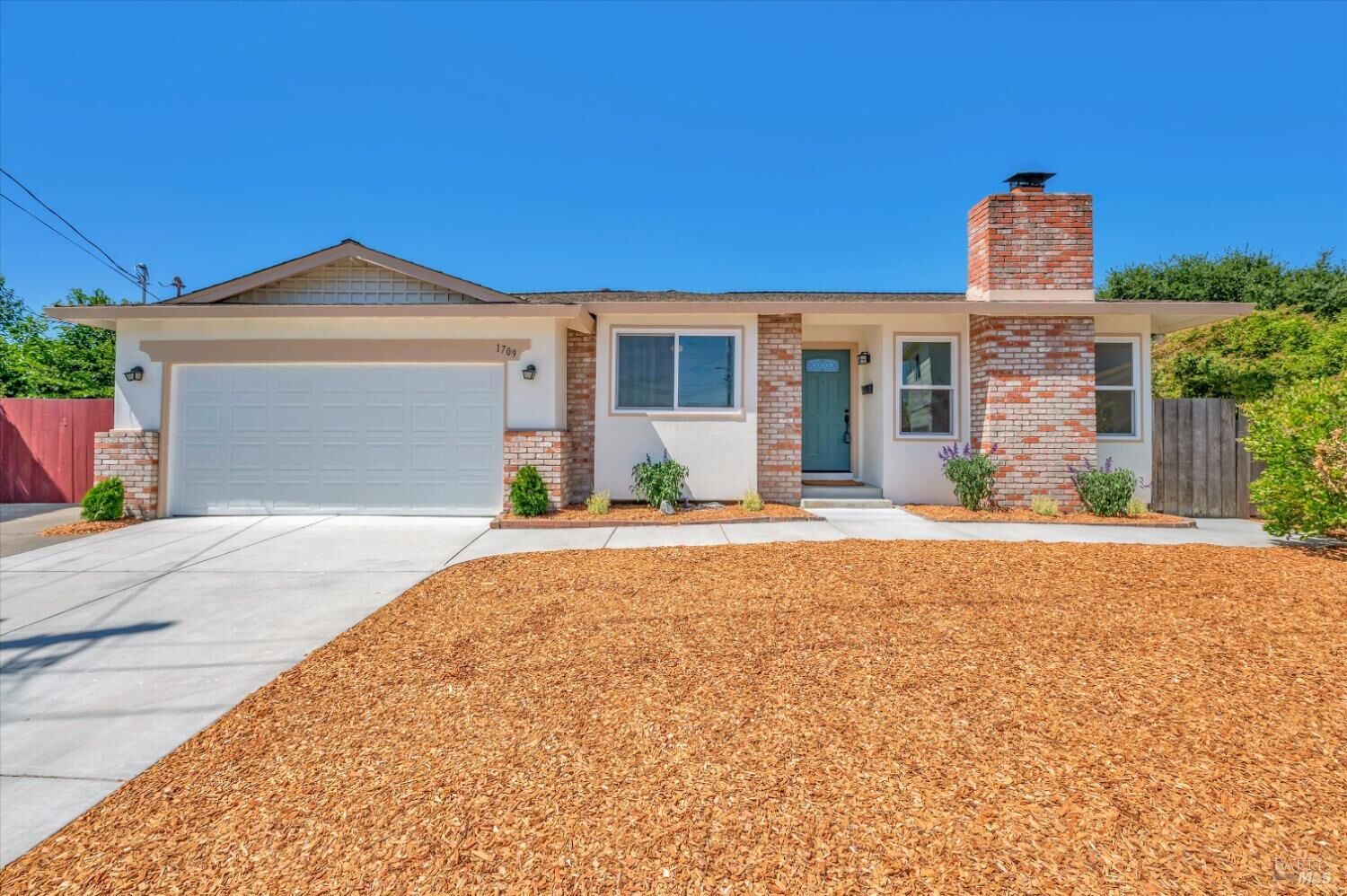 Property Photo: 1709 Orinda Court CA 94954