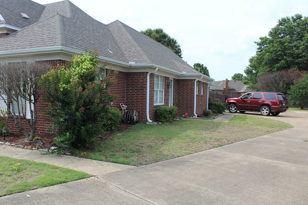 Property Photo:  202 Corona Cove  AR 72364 