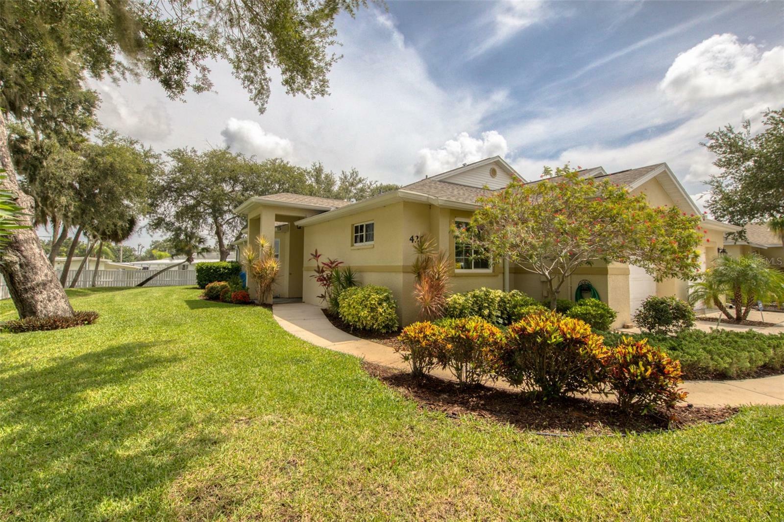 Property Photo:  420 28th Street W  FL 34221 