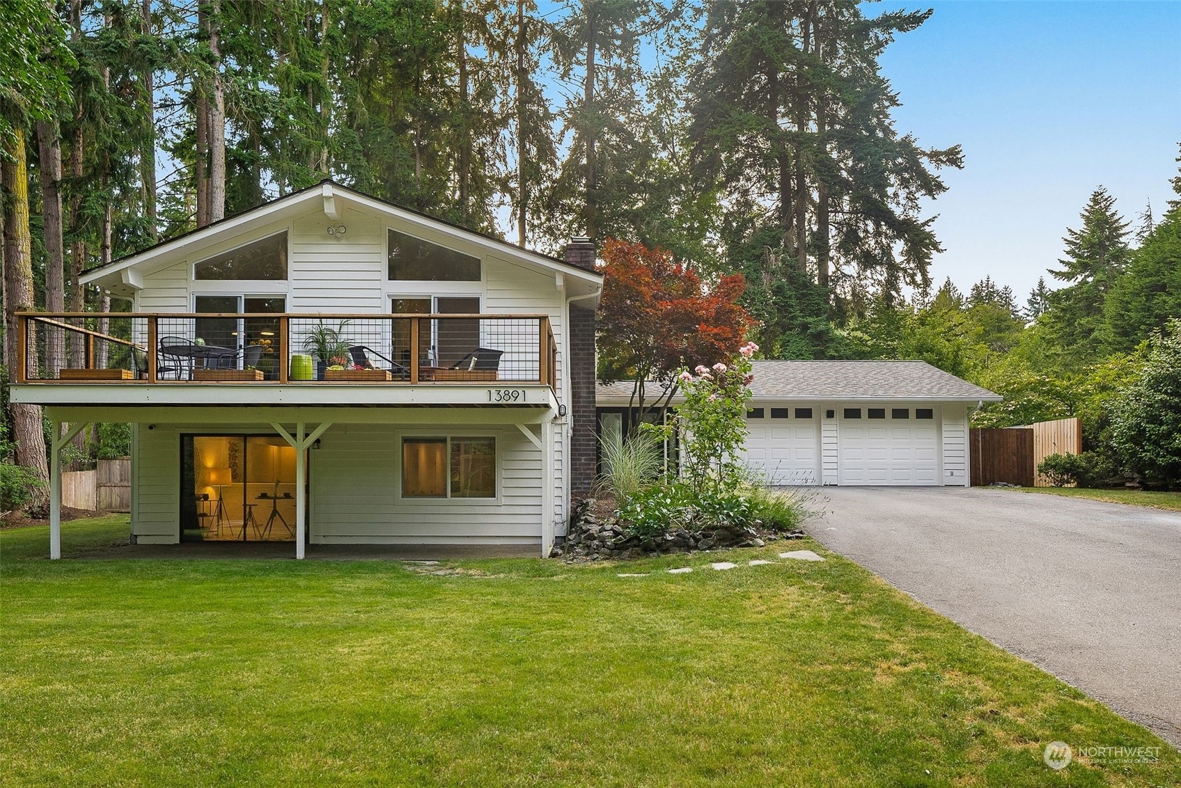 Property Photo:  13891 John Street NE  WA 98110 