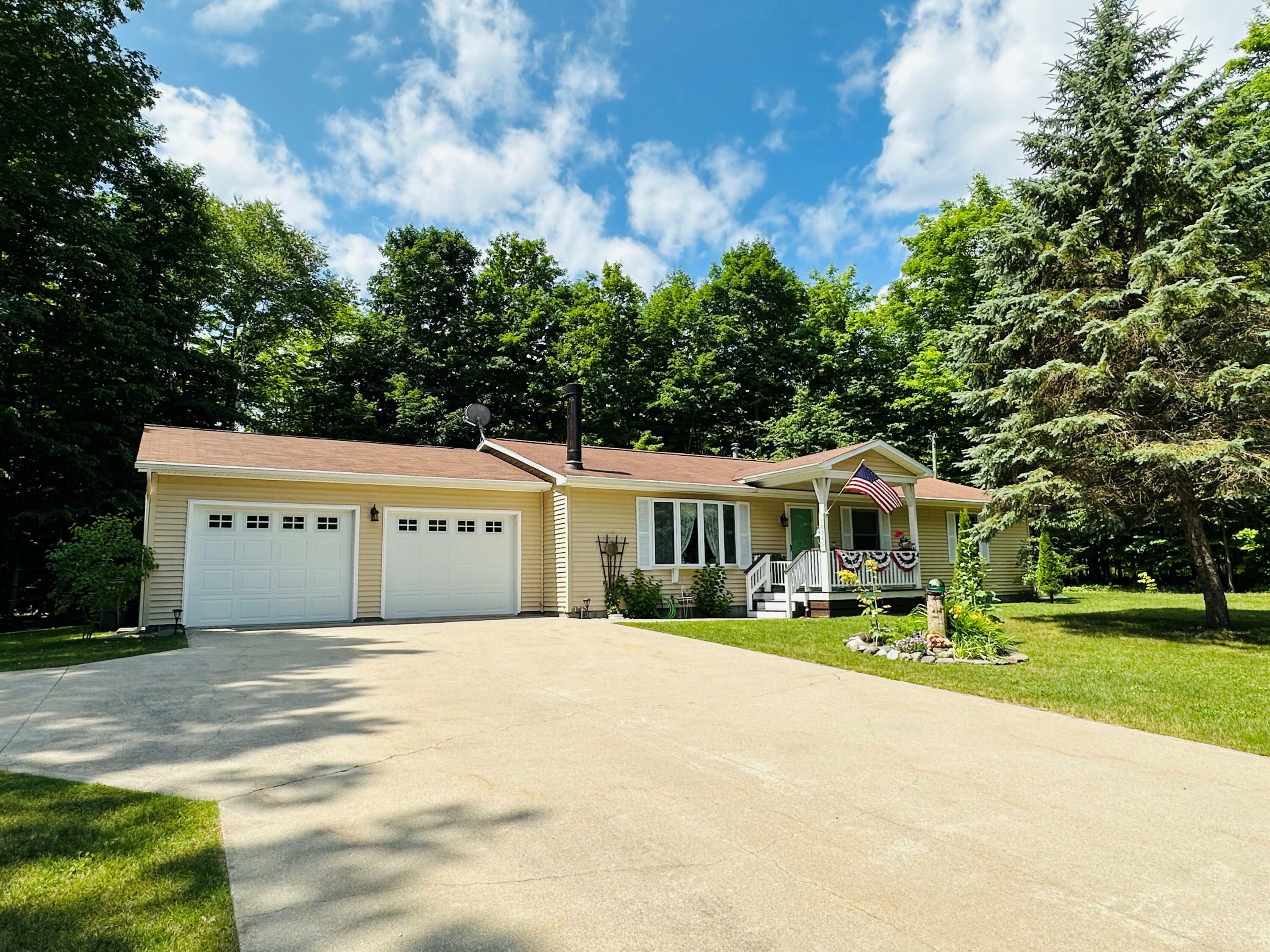 Property Photo:  18345 N Old Mackinaw Road  MI 49721 