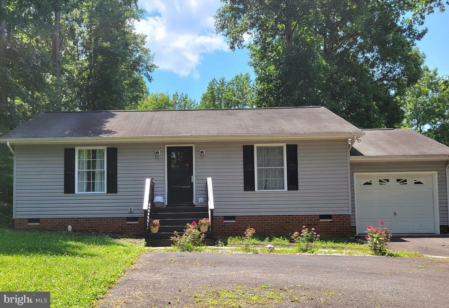 Property Photo:  204 Admiral Drive  VA 22546 