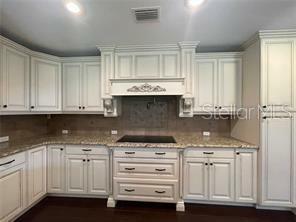 Property Photo: 18302 SW 67th Avenue FL 32618