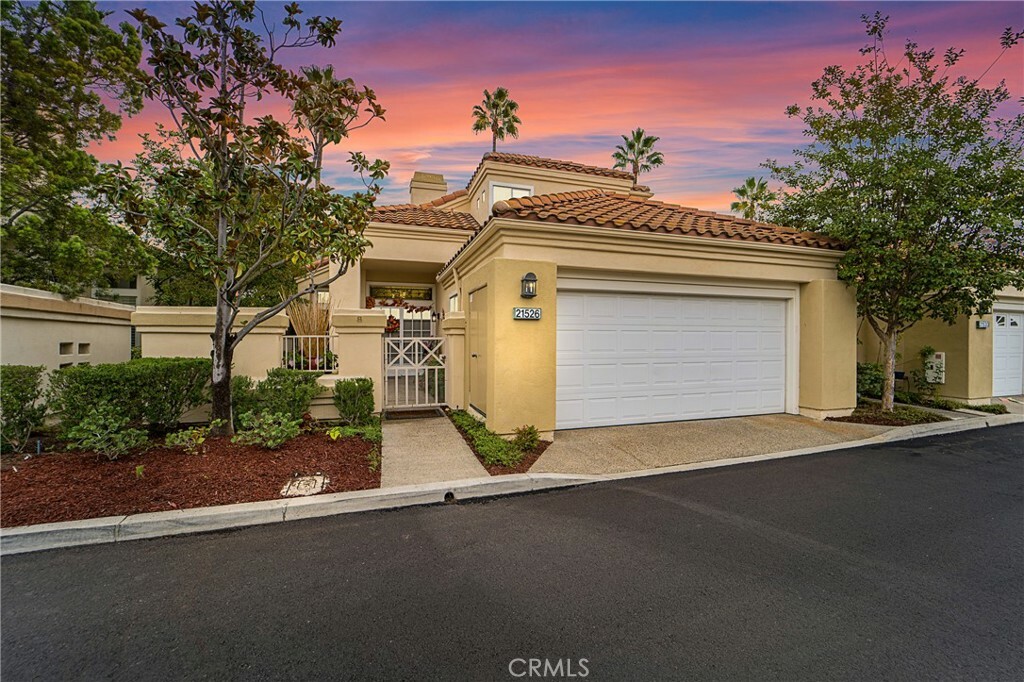 Property Photo:  21526 Paseo Palmetto  CA 92692 