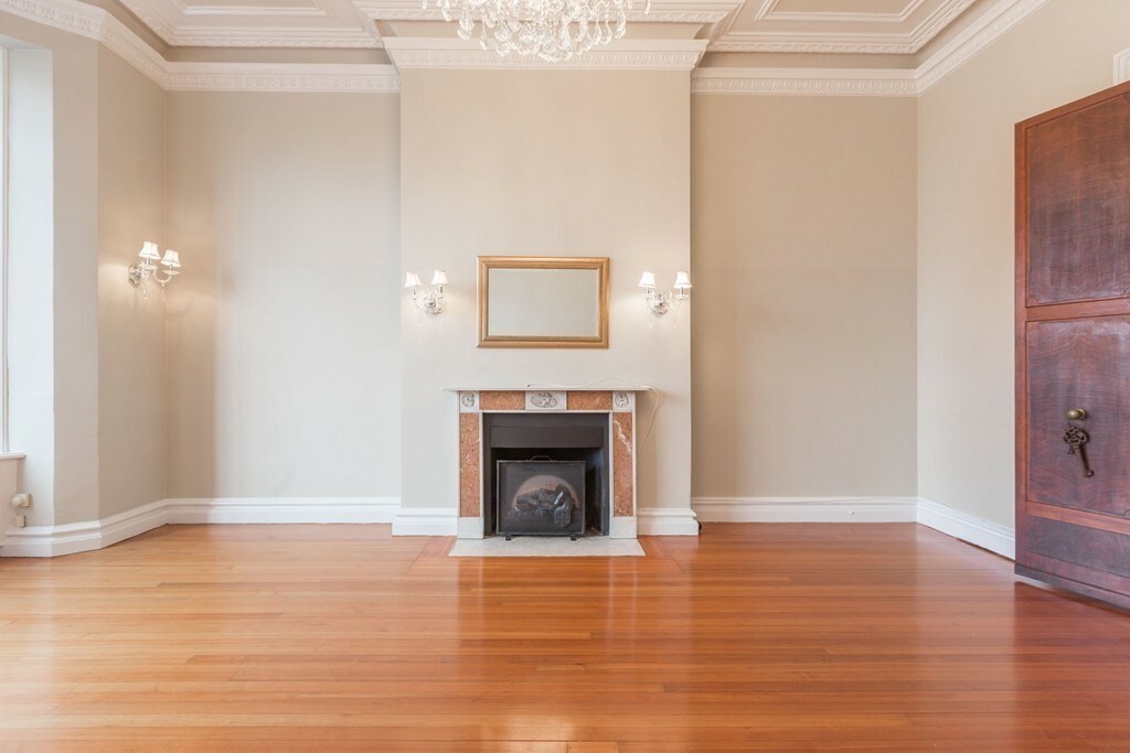 Property Photo: 228 Beacon 3 MA 02116