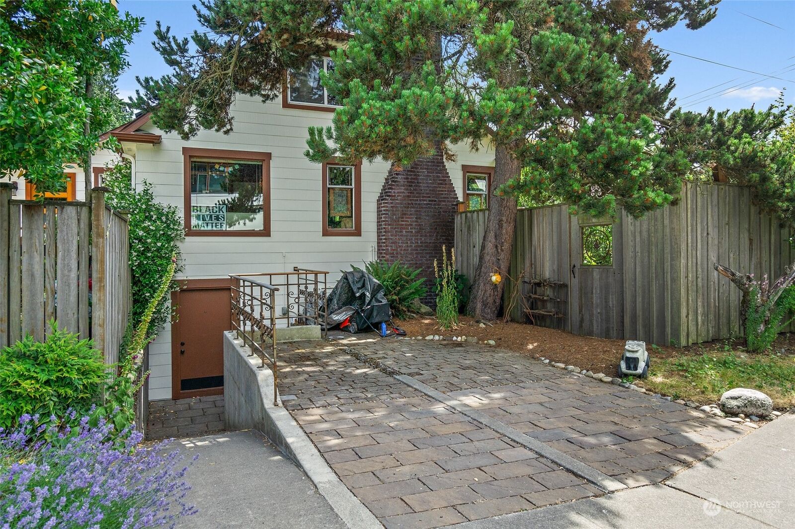 Property Photo: 10556 3rd Avenue NW Lower WA 98177