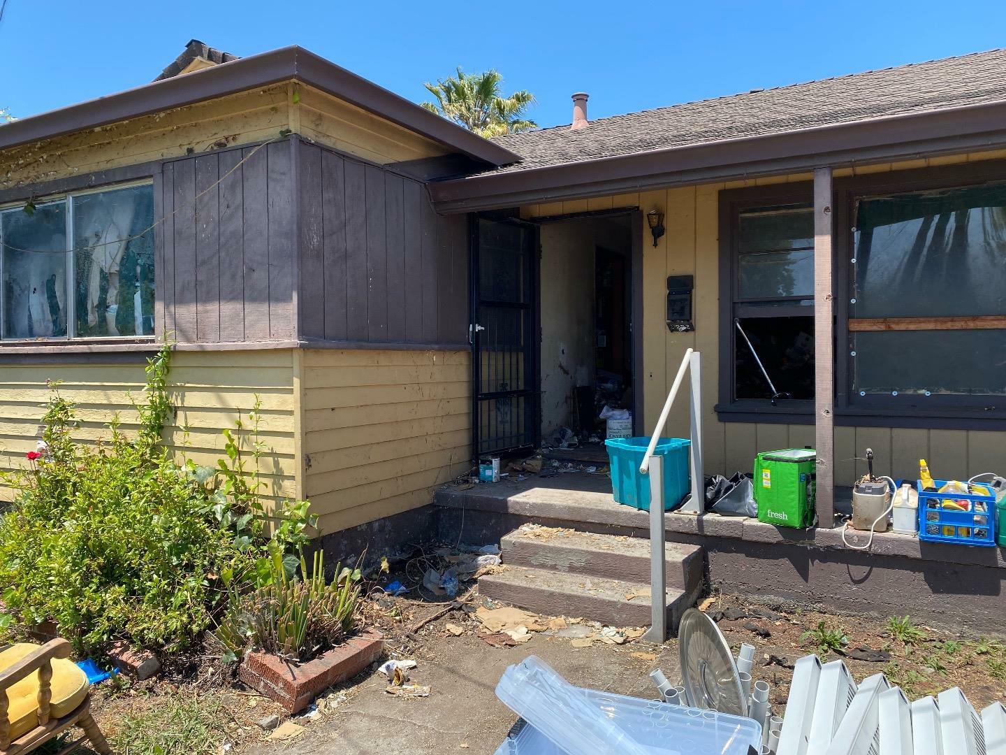 Property Photo:  2222 Lobert Street  CA 94546 