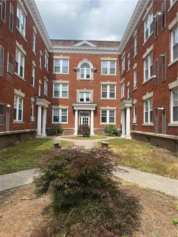 Property Photo:  45 Willard Street 3el  CT 06105 