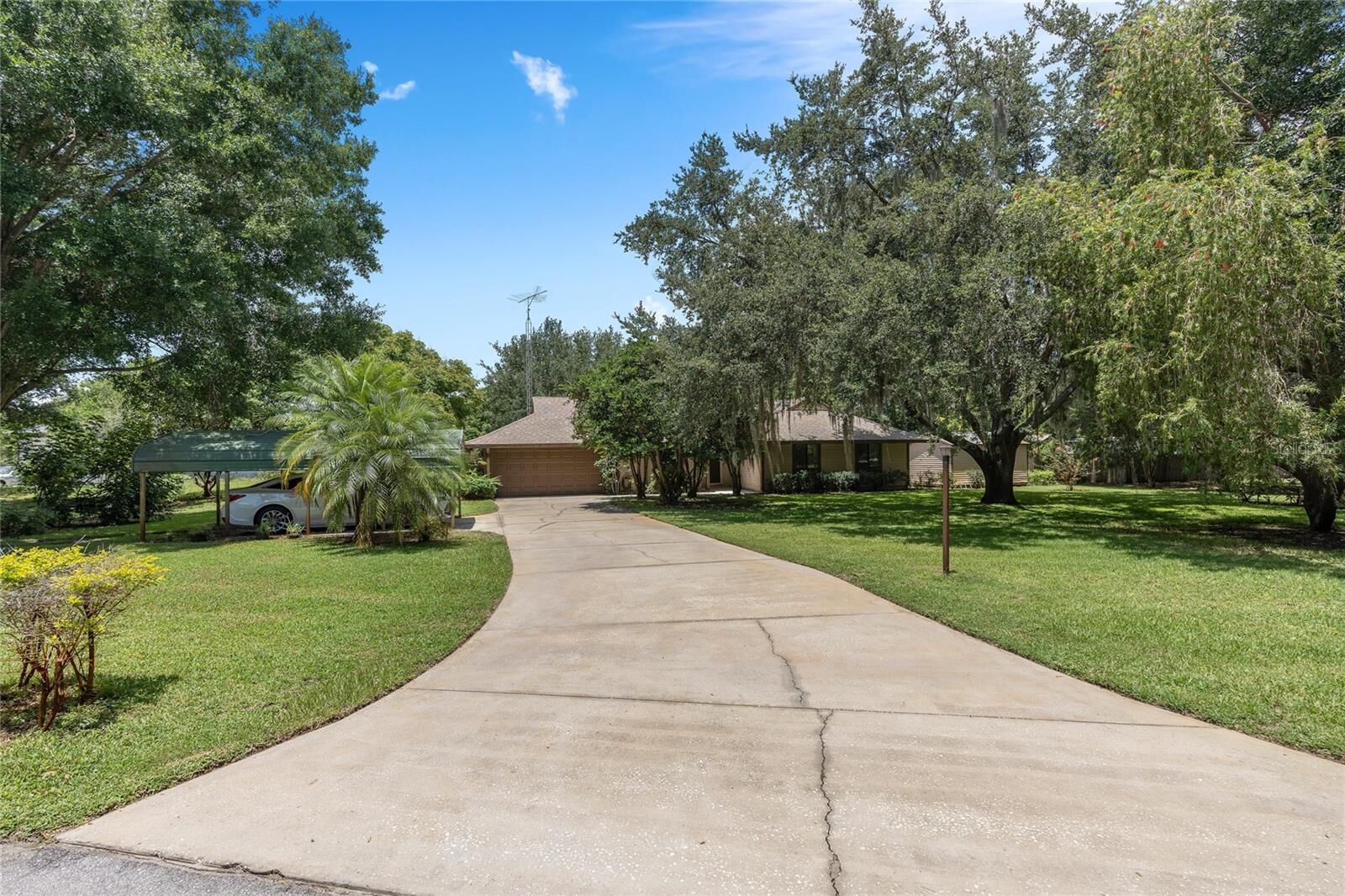 Property Photo: 11641 Grace Lane FL 34711