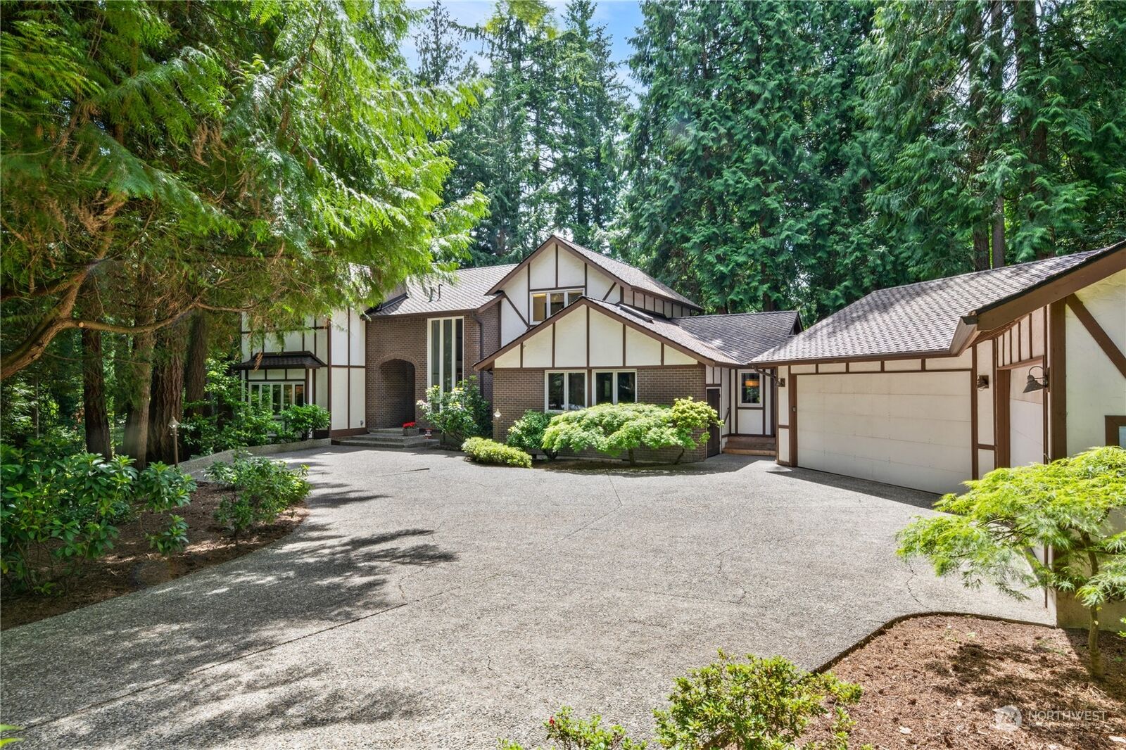 Property Photo:  13715 NE 36th Place  WA 98005 