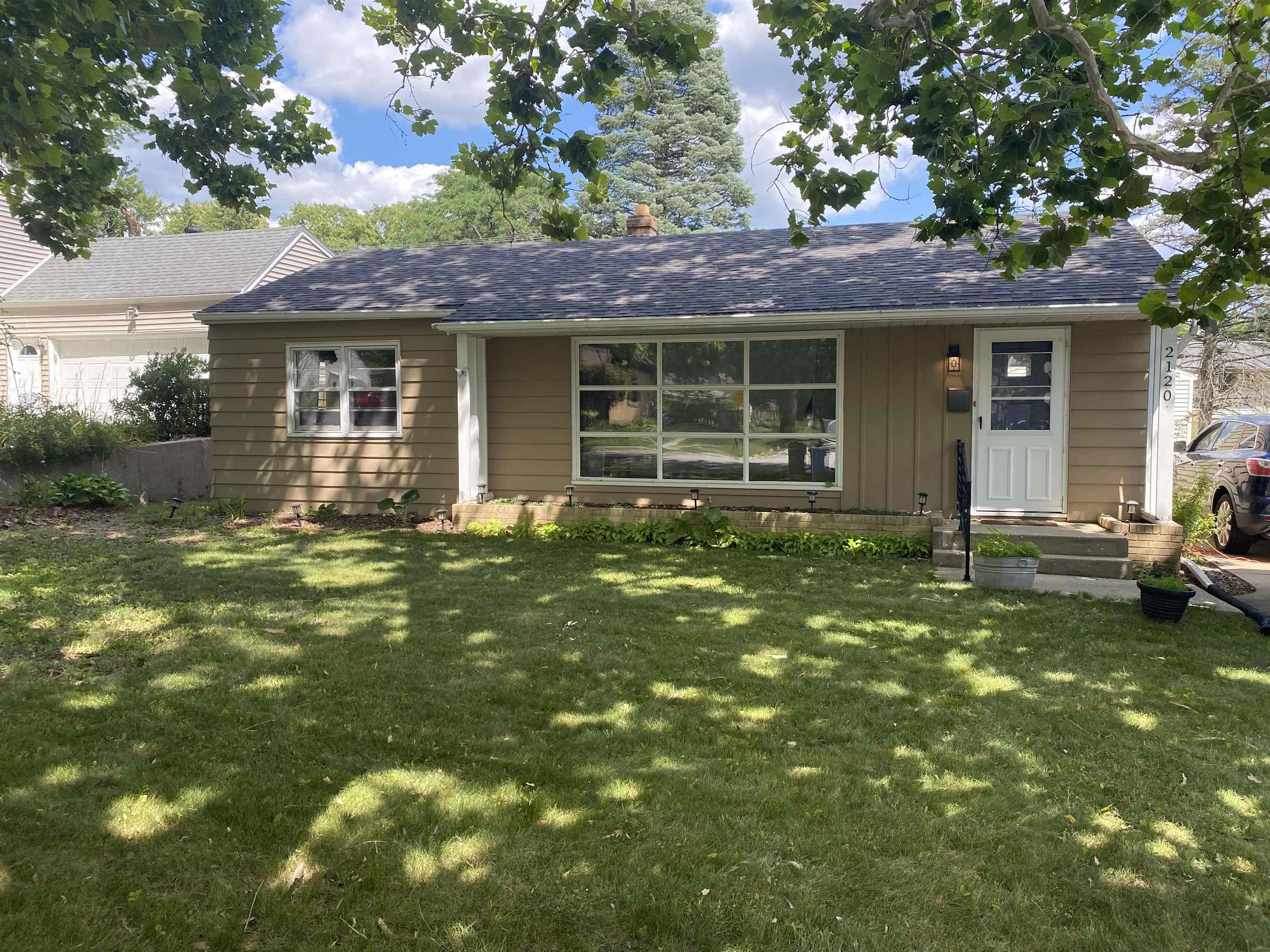 Property Photo:  2120 Colorado Avenue  IL 61108 