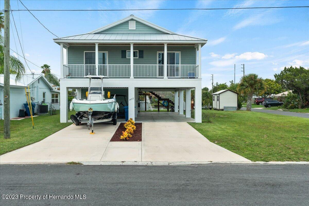 Property Photo: 4452 Kingston Drive FL 34607