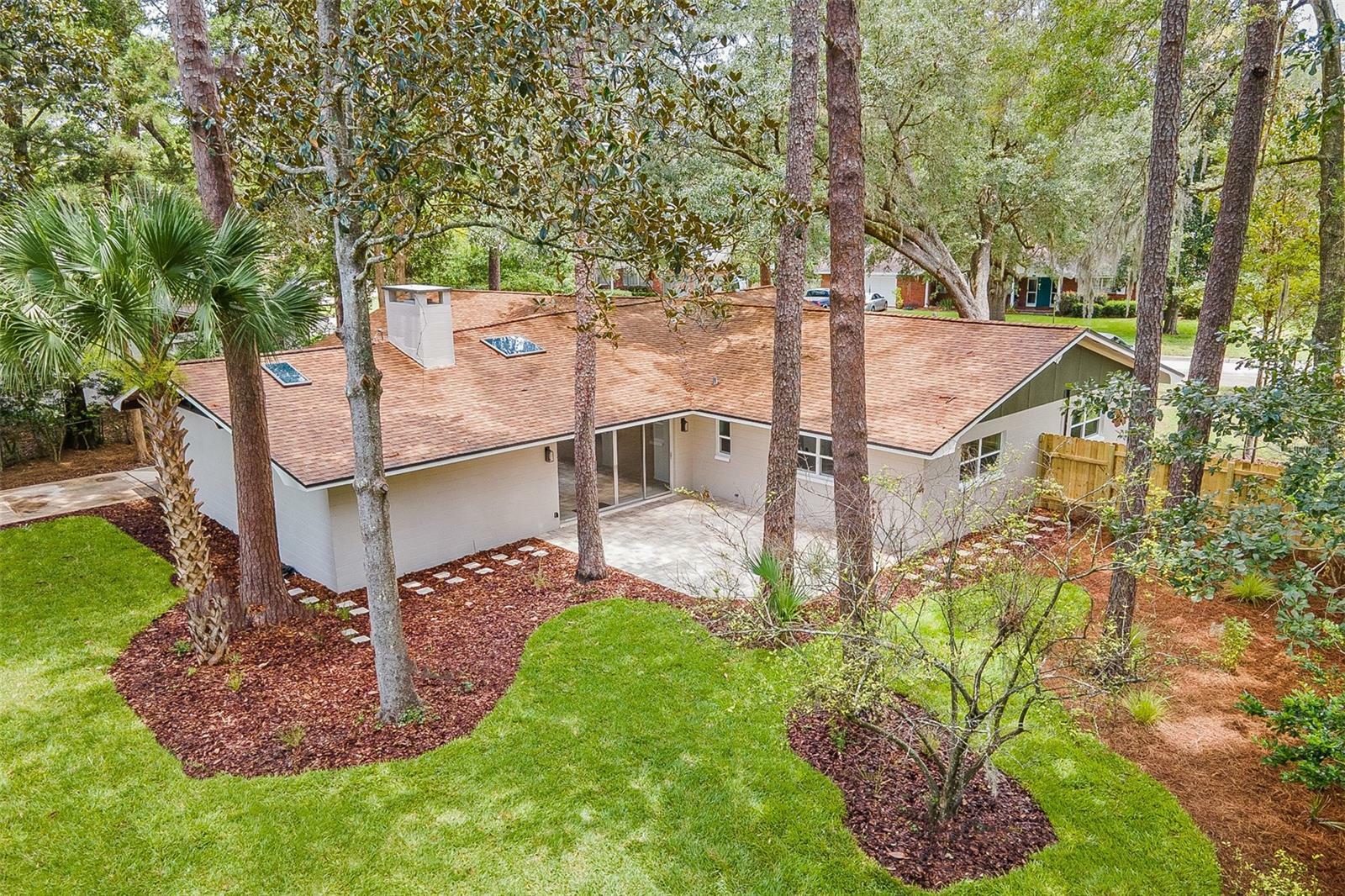 Property Photo:  4811 NW 16th Place  FL 32605 