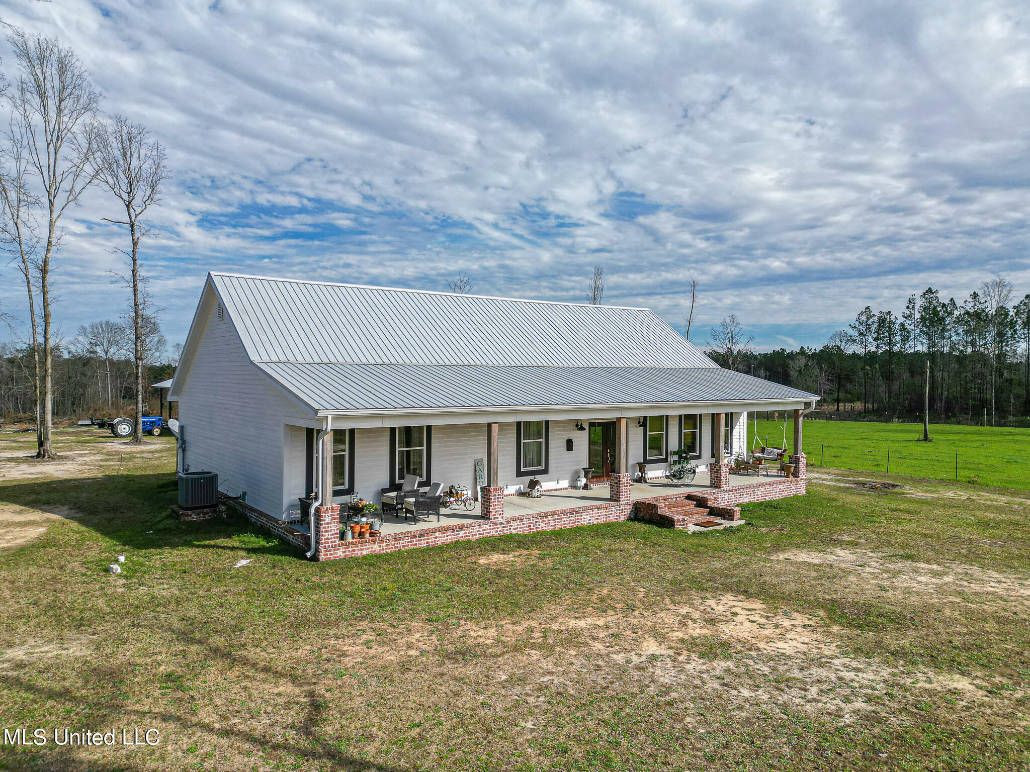 Property Photo:  16 Three Ponds Drive  MS 39470 