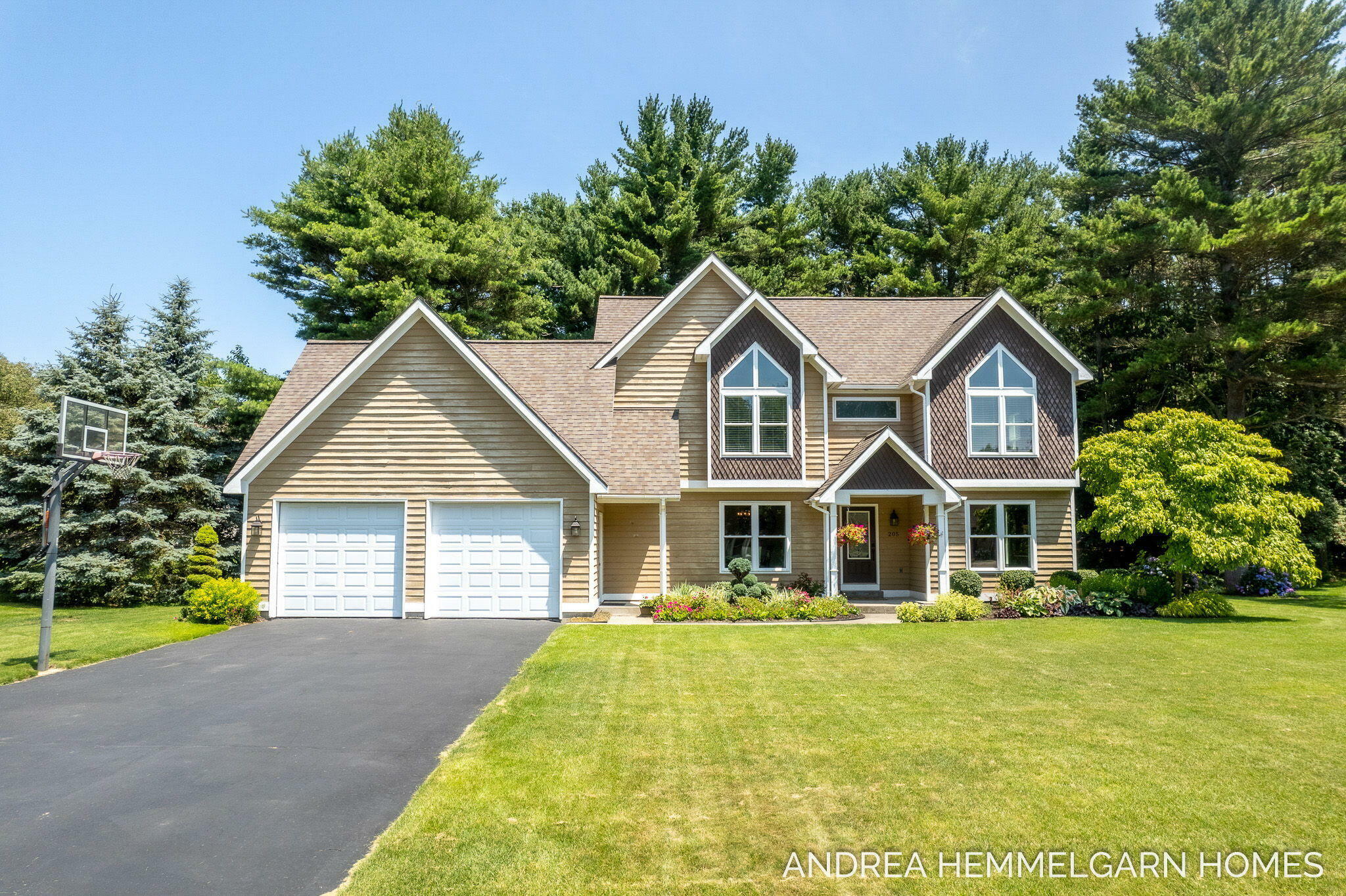 Property Photo:  205 Woodlark Court  MI 49424 