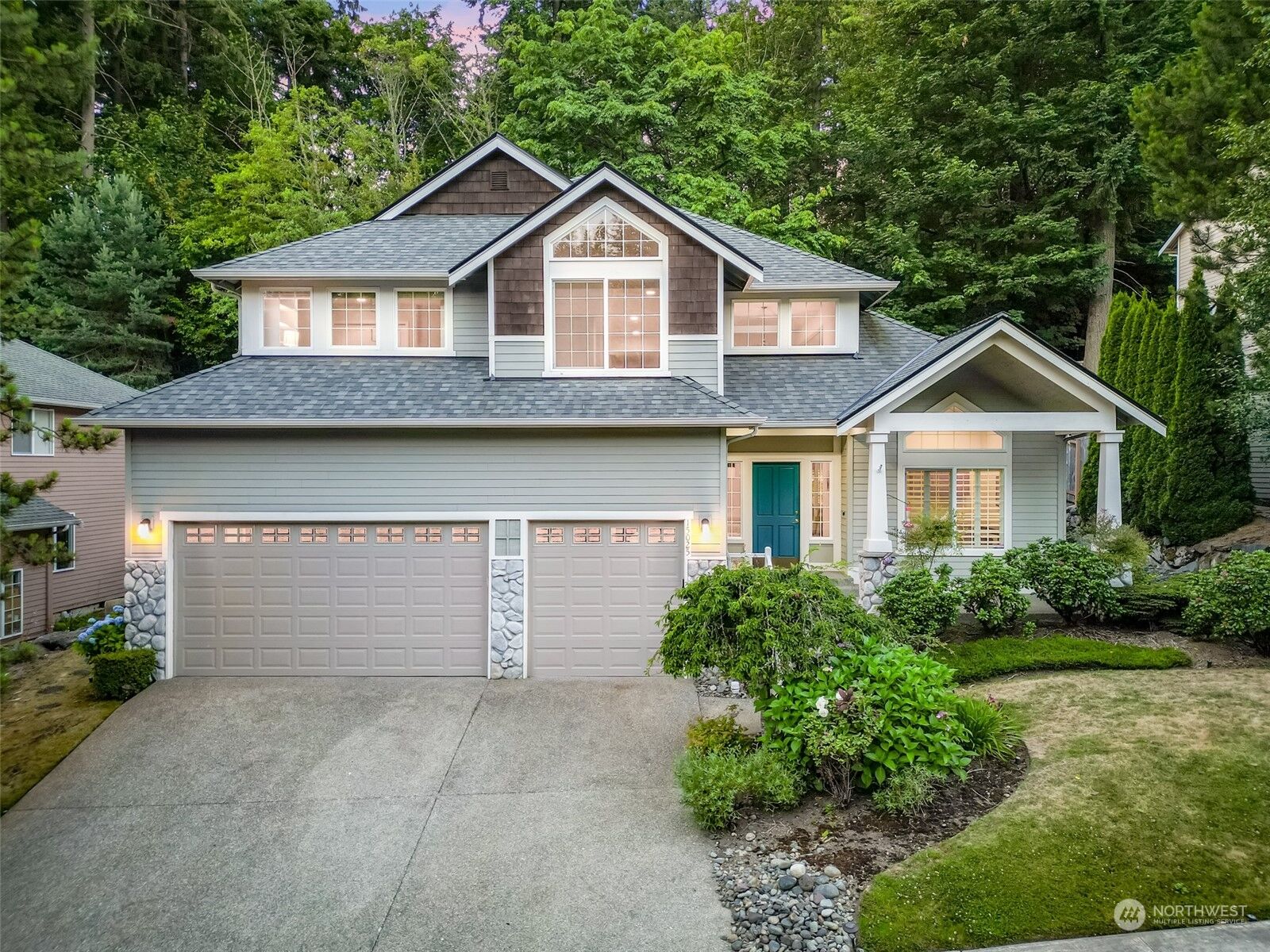 House for sale in Bellevue 15025 SE 54th Place, Bellevue, WA 98006