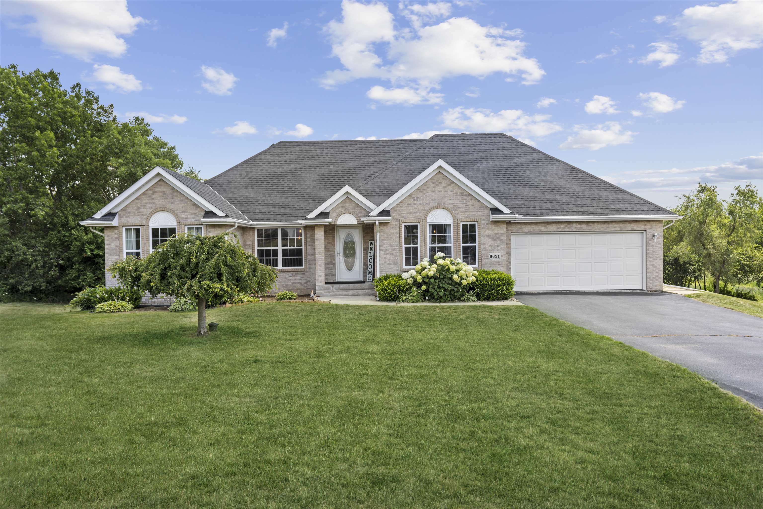 Property Photo:  6631 Tipperary Trail  IL 61073 